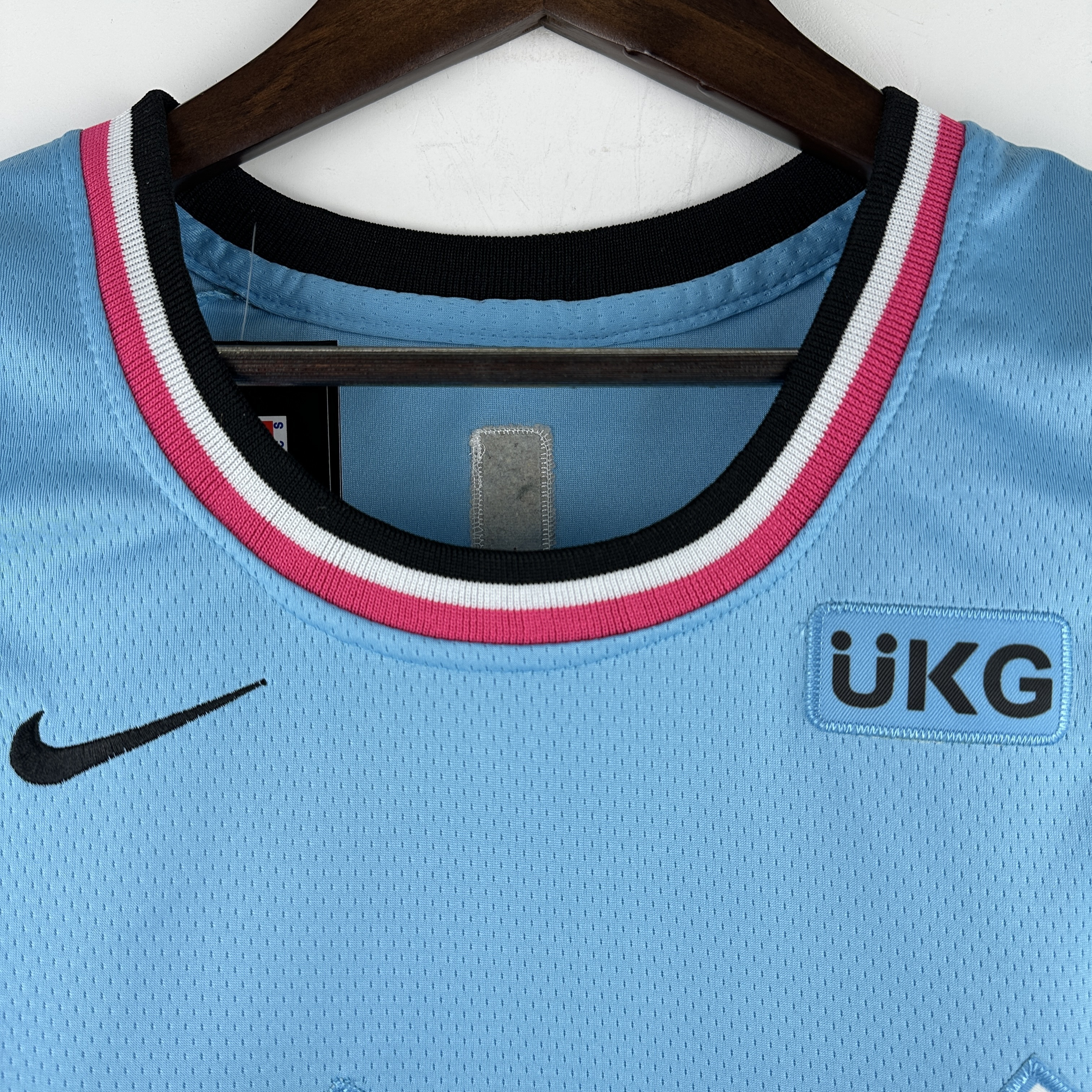 Embroidered Heat Crew Neck Blue No. 22 Butler