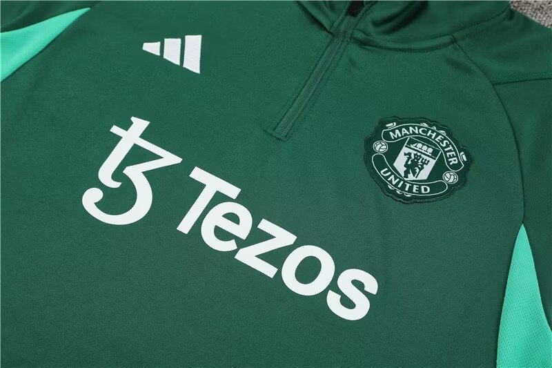 2023/2024 Manchester United half-pull training suit dark green football shirt