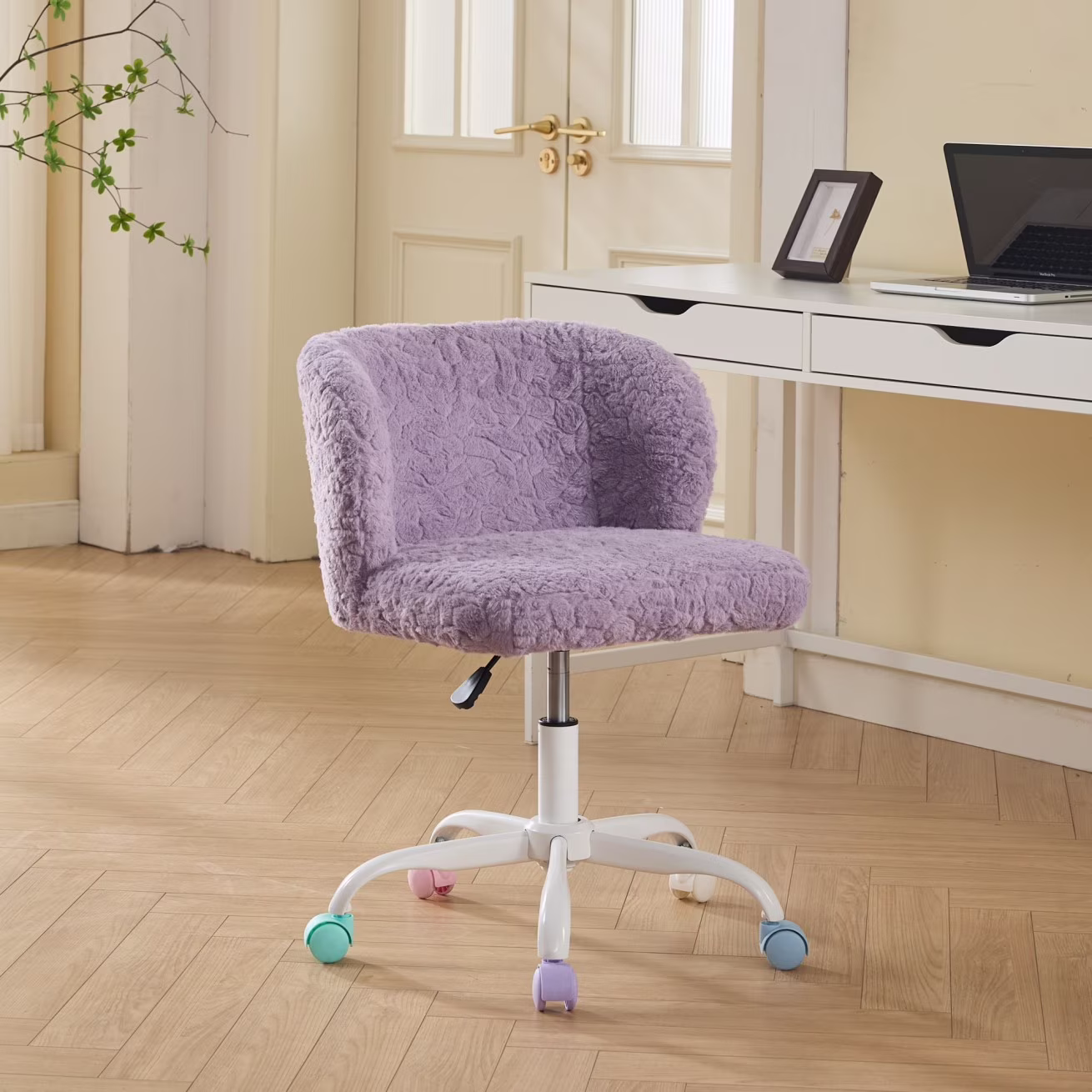 Furniture Office Chair,  Artificial Rabbit Hair Makeup Vanity Chair Chair, 360 Comfy Swivel Armchair with Wheels, Modern Height Adjustable Cute Vanity Chair for Living Room Small Spaces Pink