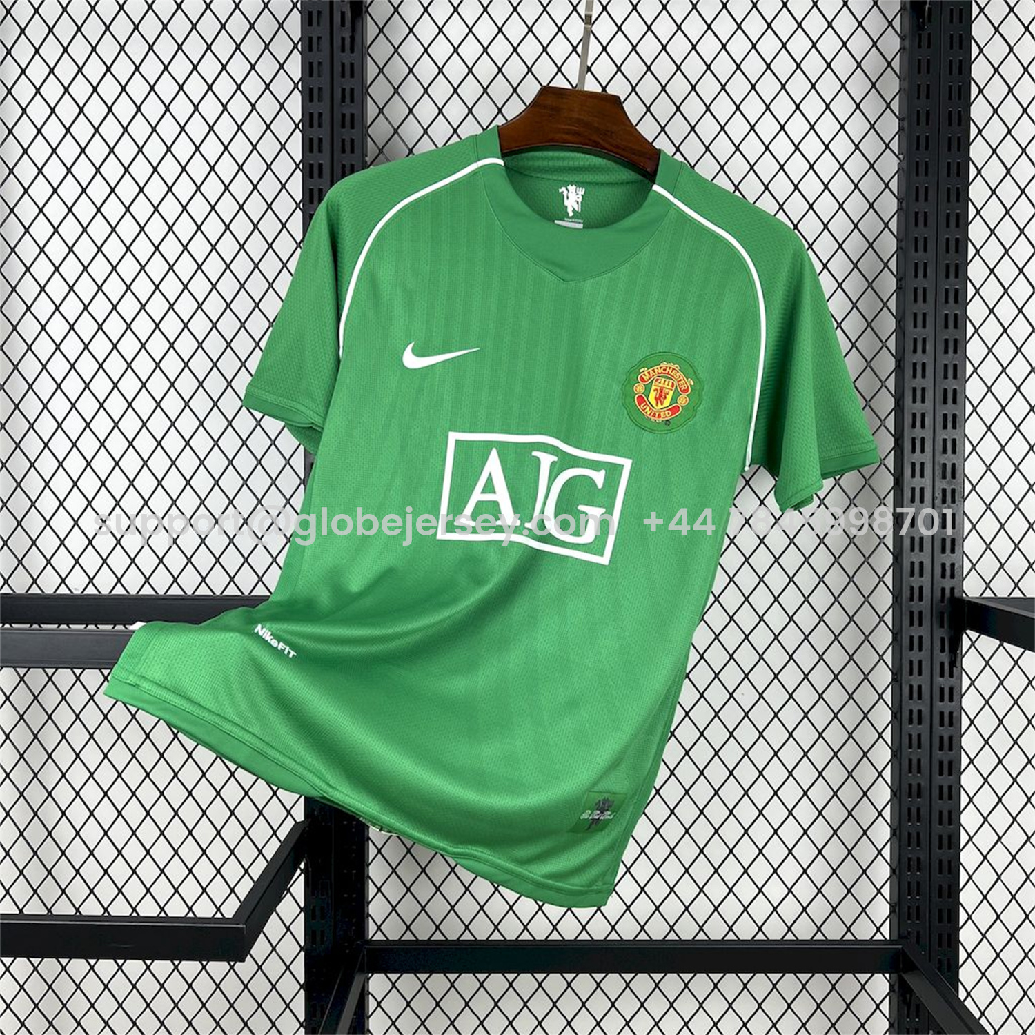 Retro Manchester United 2007-08 Green Goalkeeper Jersey
