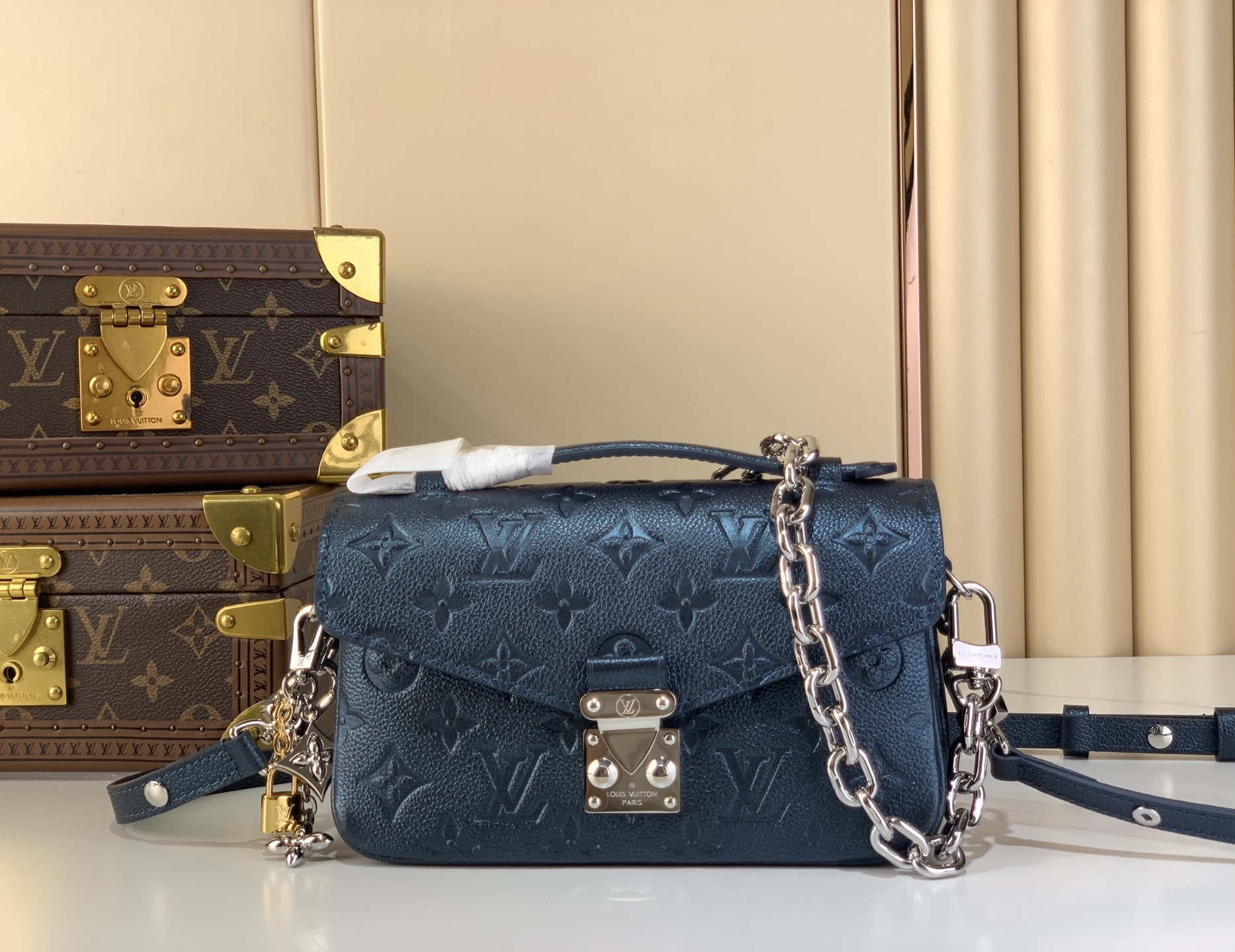 LV Pochette Metis East West Handbag