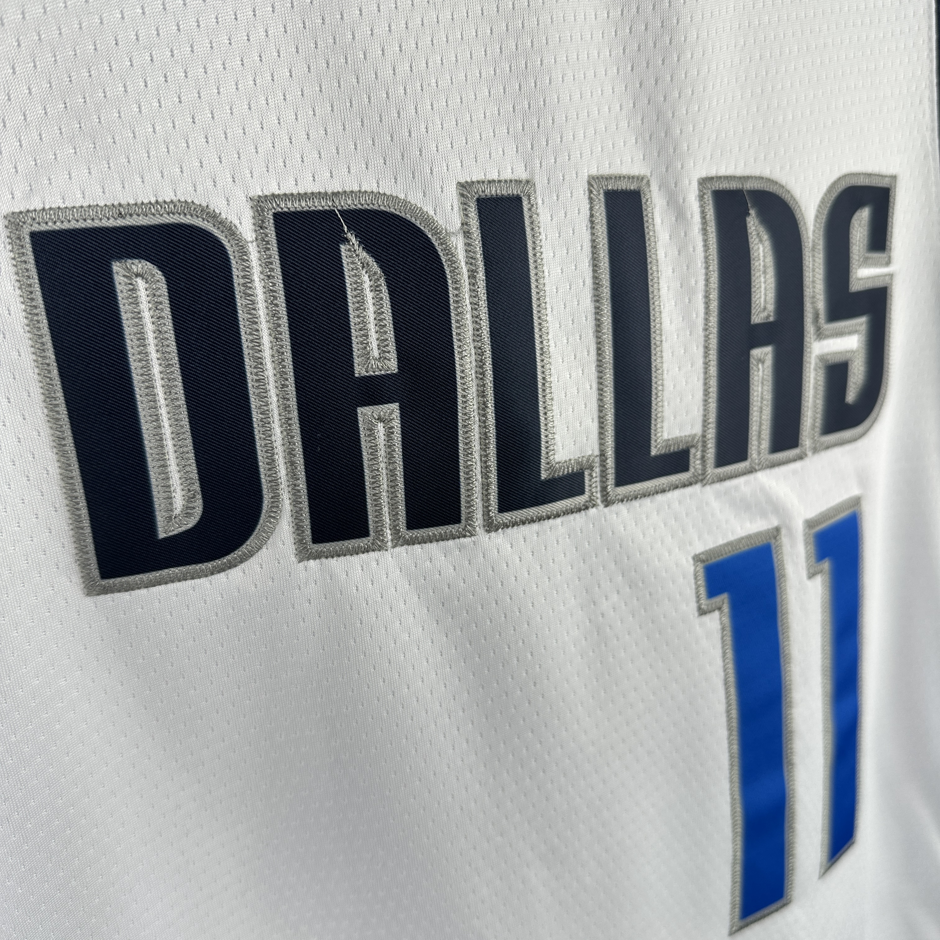 Embroidery Mavericks White No. 11 Irving