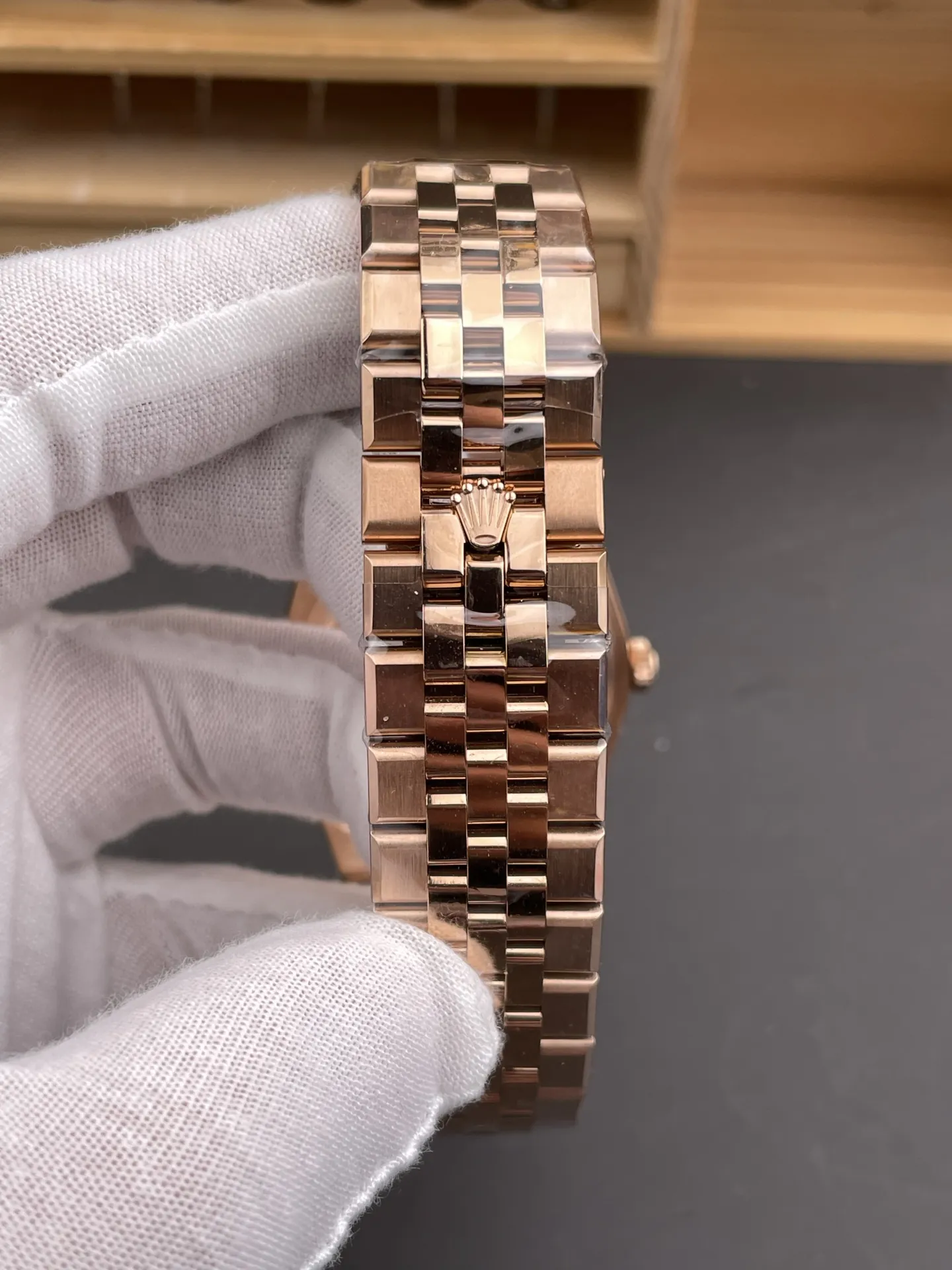 Rolex Sky-Dweller Rose Gold 40mm