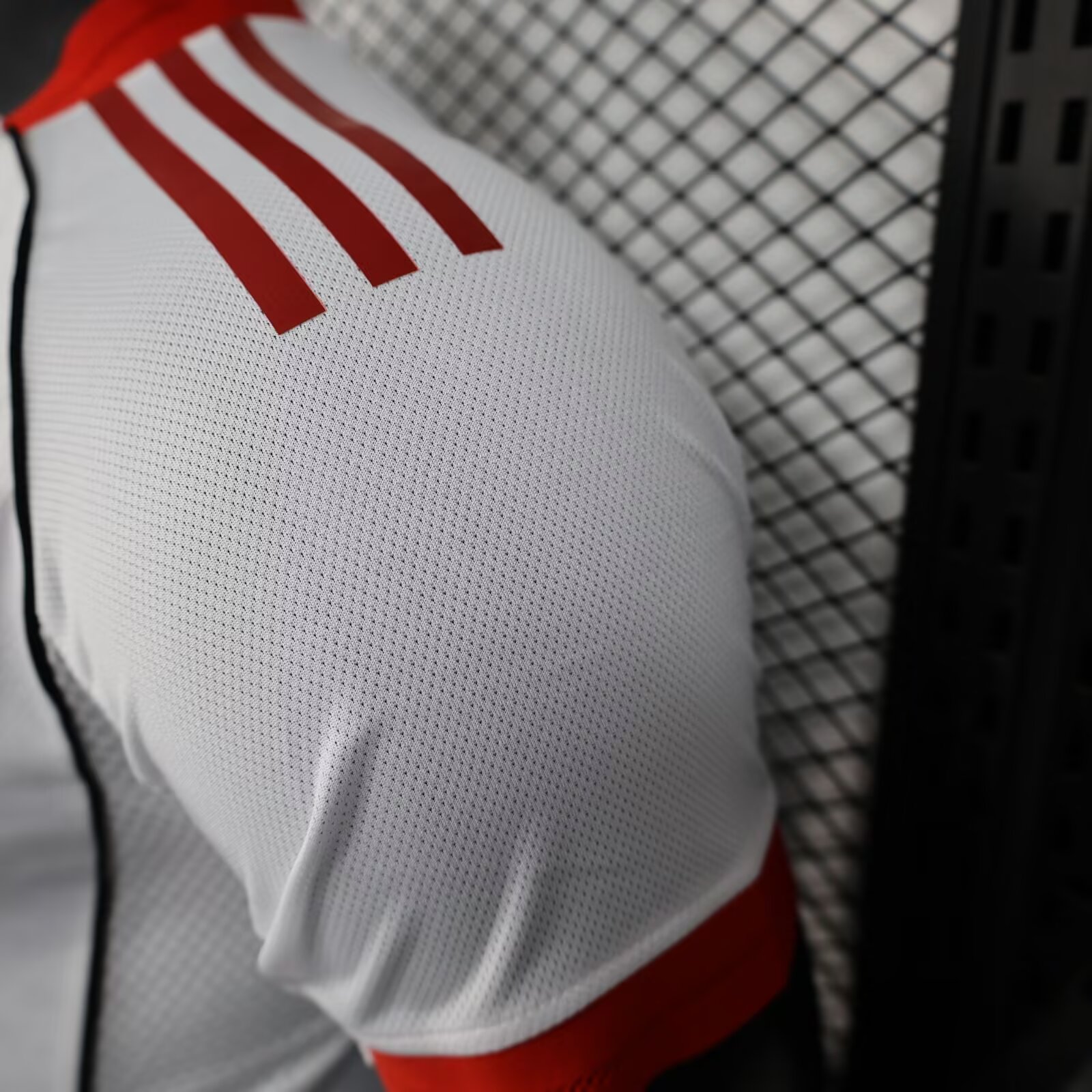 25-26 Liverpool White Shirt - Player Edition