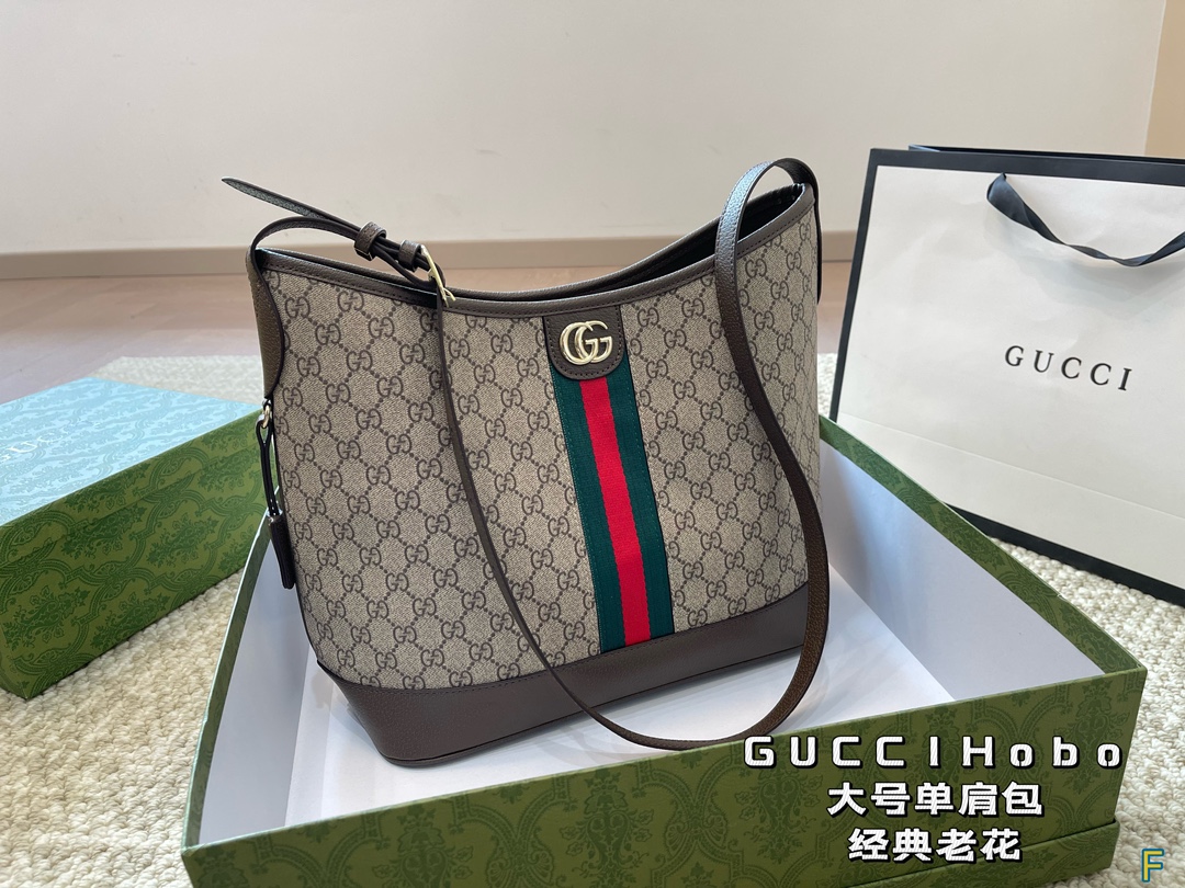 Gucci Hobo shoulder bag large size 33