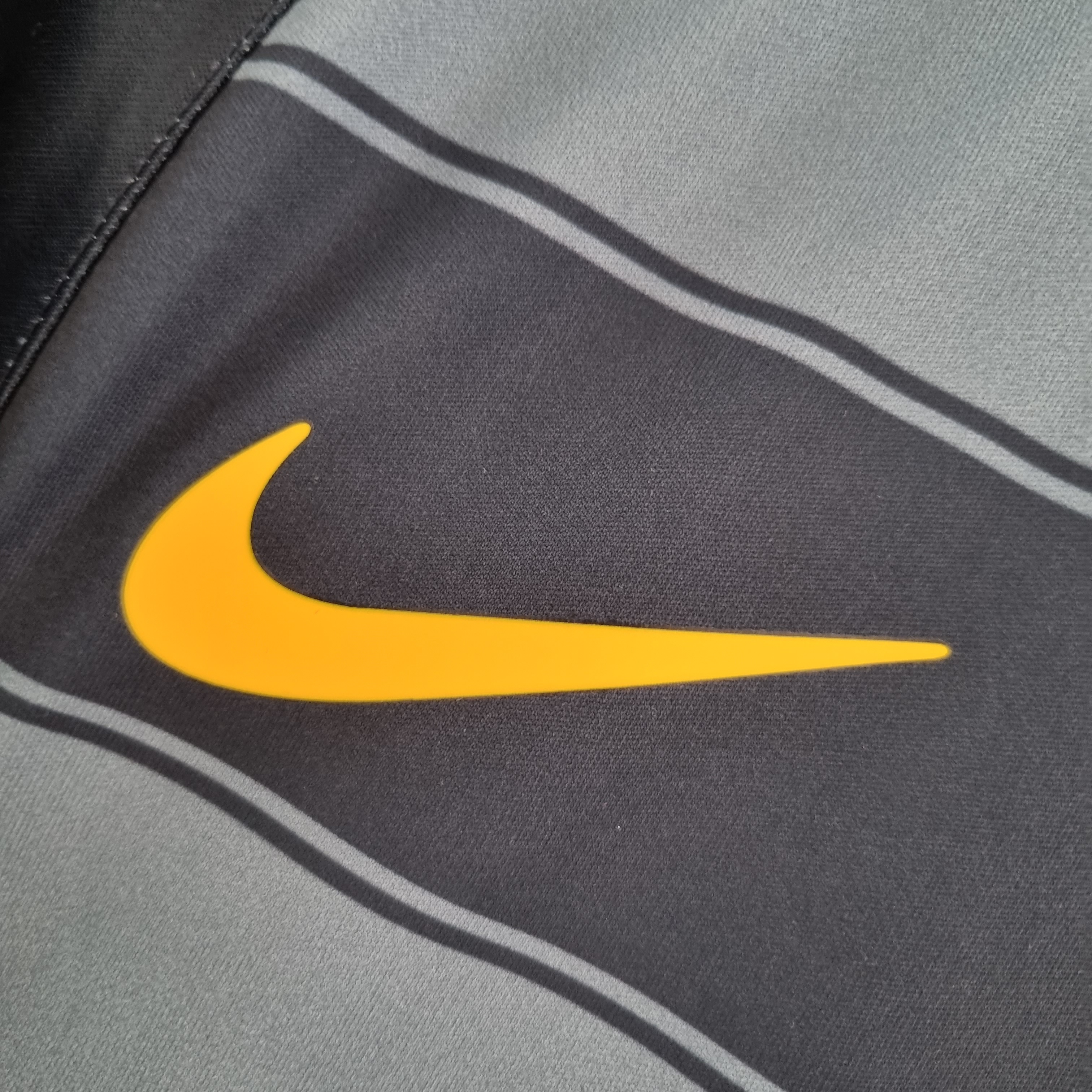 2004/05 Inter Milan Second Away Retro Kit - Fans Edition