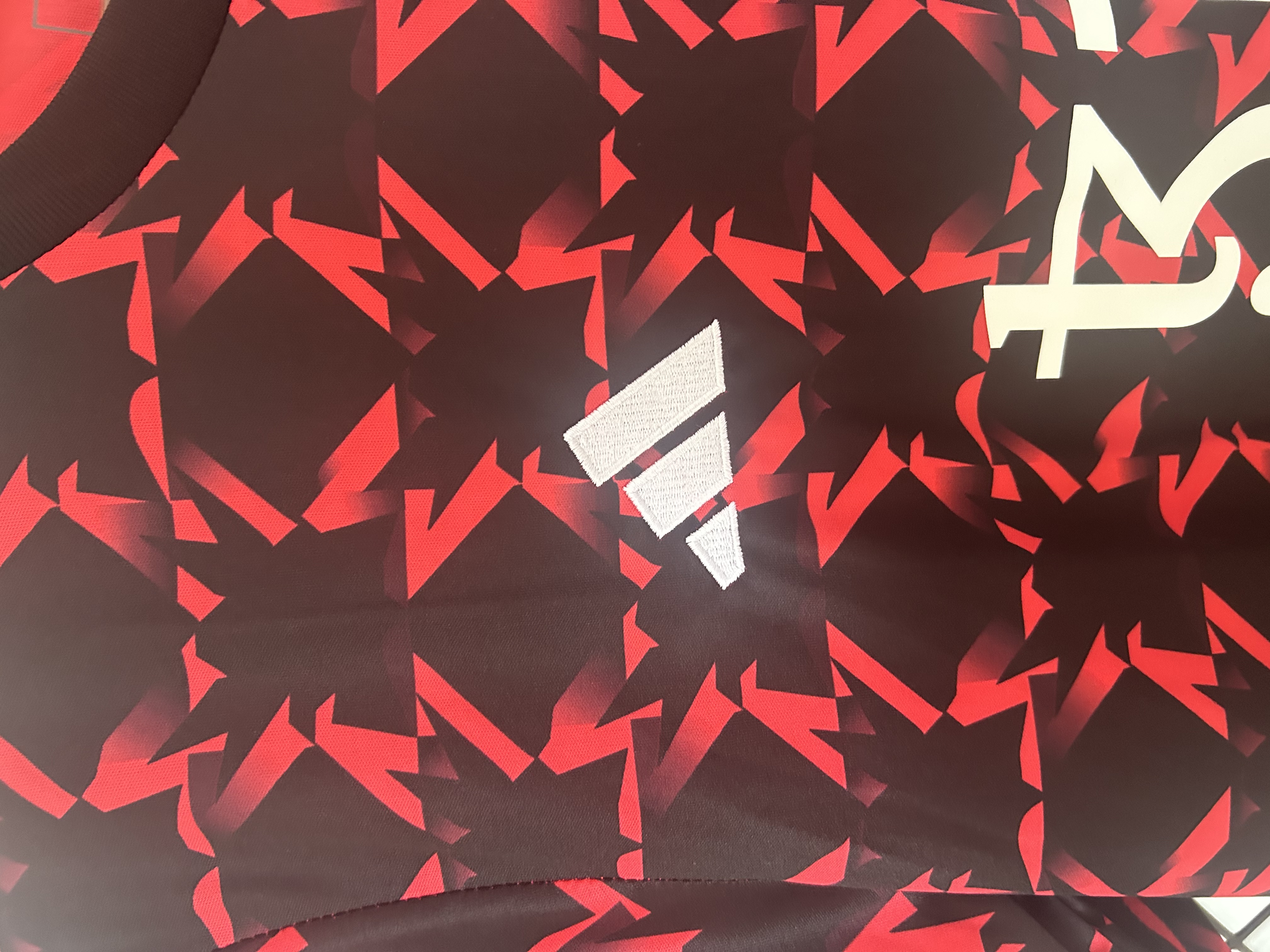 2024/25 Manchester United Red Pre-Match Training Wear - Fans Edition