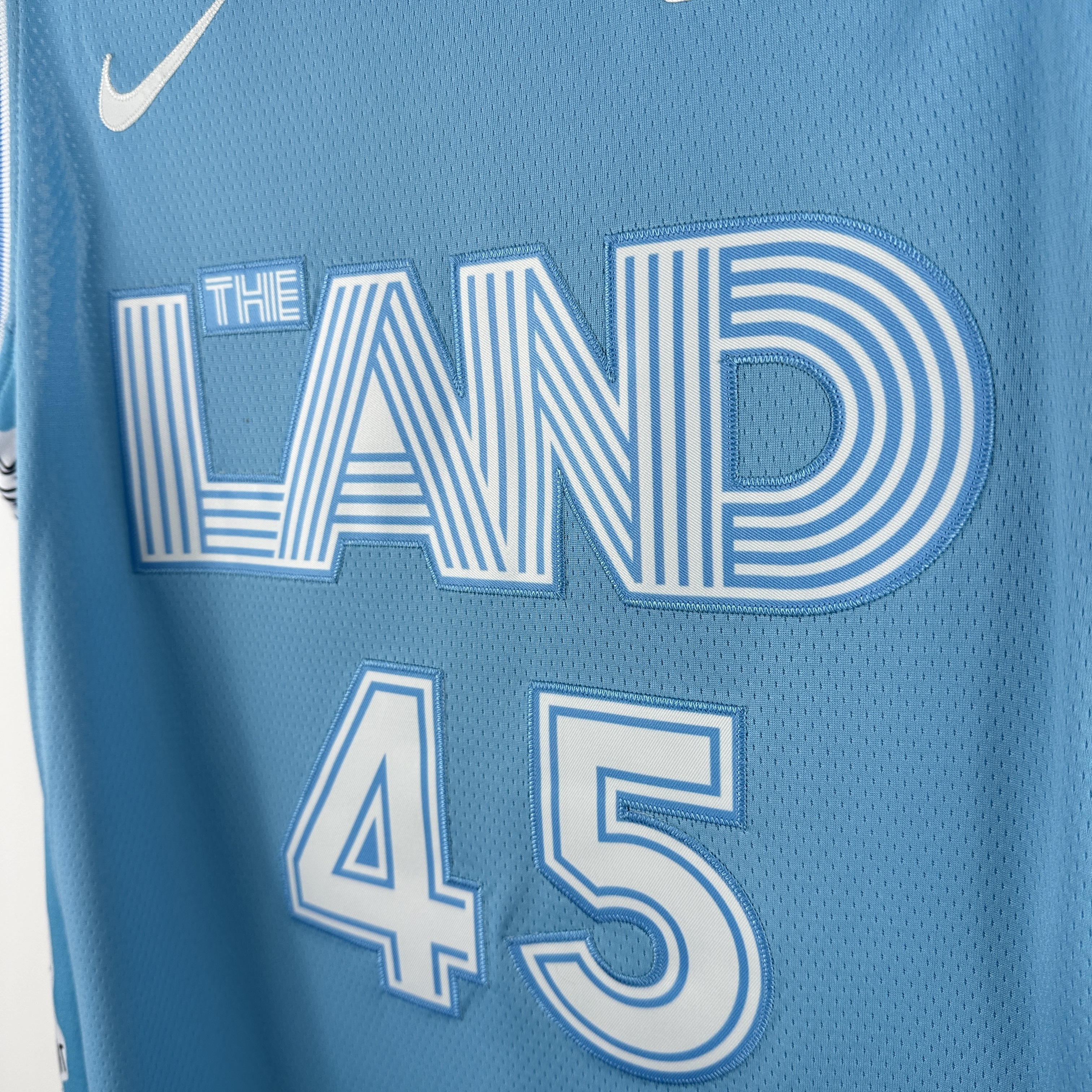 Embroidery 25th season Cavaliers City Edition No. 45 Mitchell