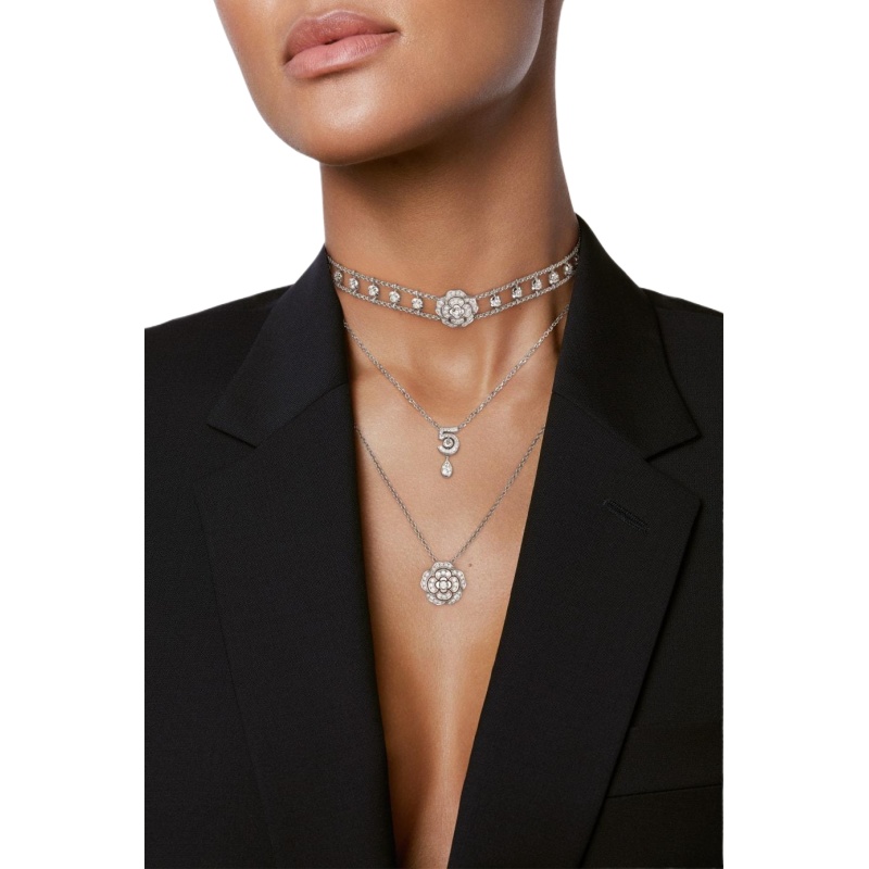 Bouton de Camélia necklace