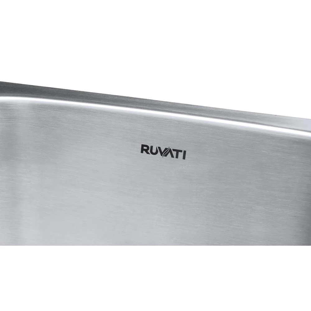 Ruvati 32-inch Low-Divide 50/50 Double Bowl Undermount 16 Gauge Kitchen Sink