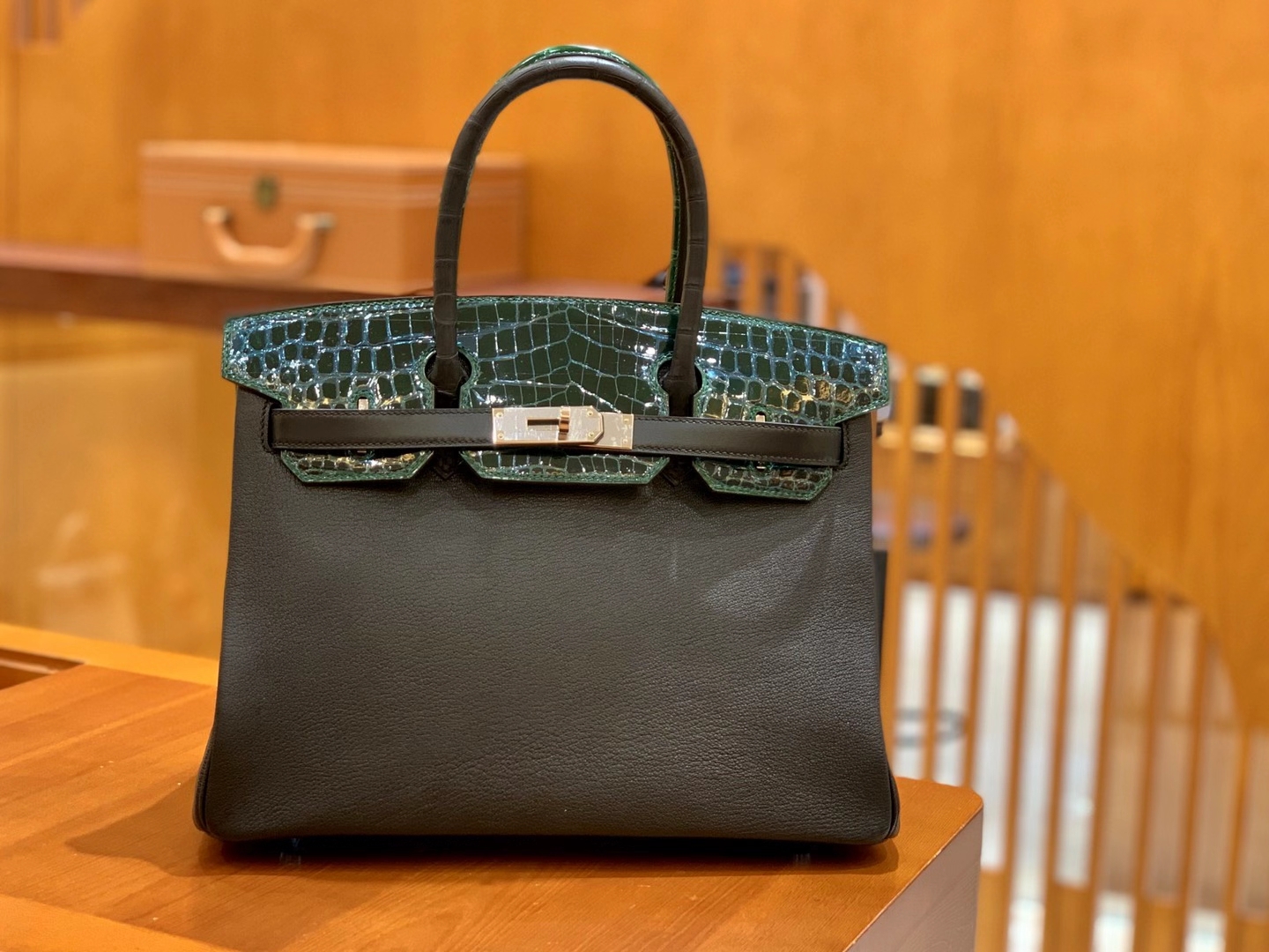Hermes Birkin touch, 25-30cm in size, made of imported crocodile skin with goat skin overlay, original honeycomb thread, top-quality craftsmanship.customization