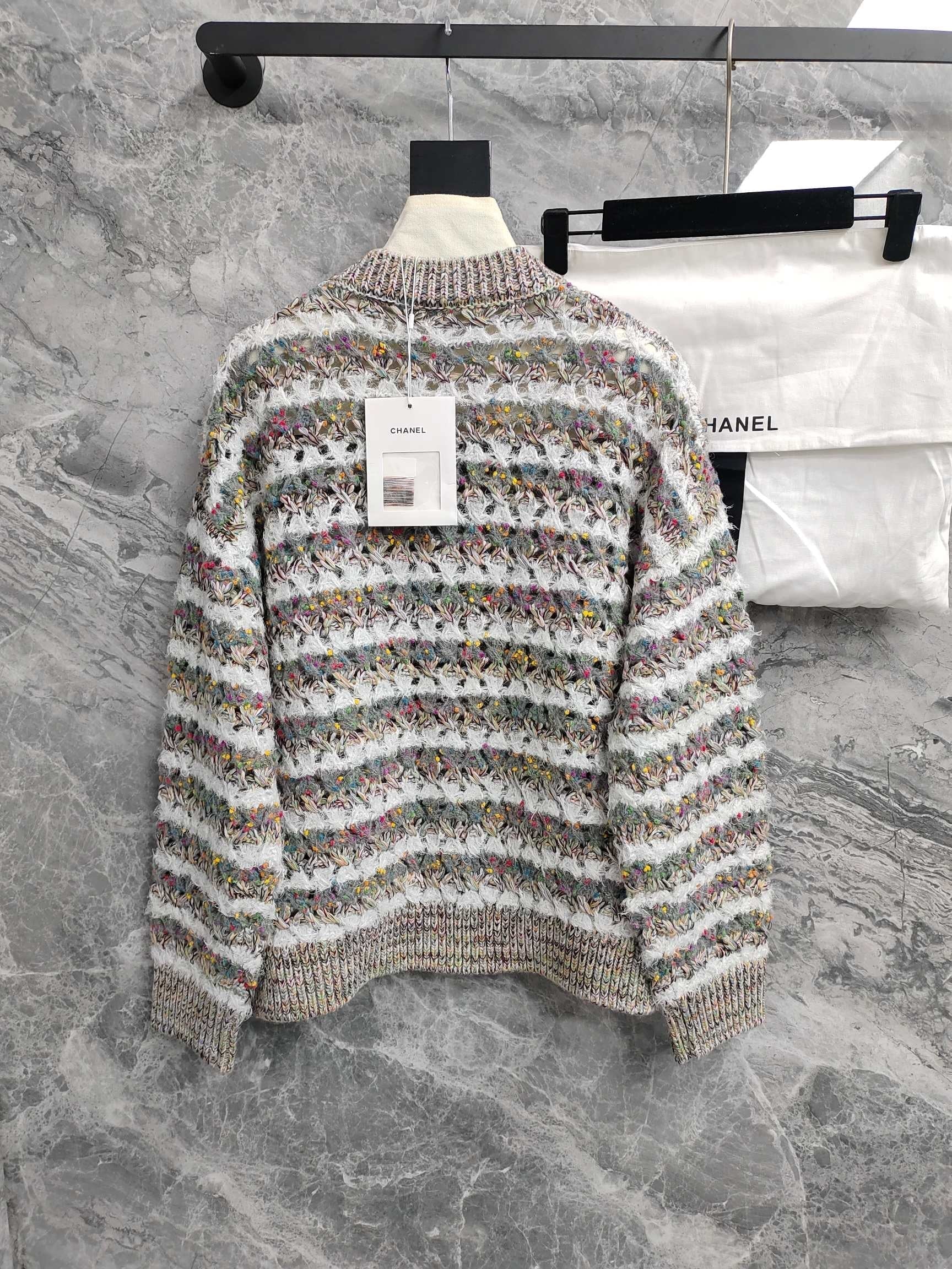 Yarn colored diamond edge heavy weaving