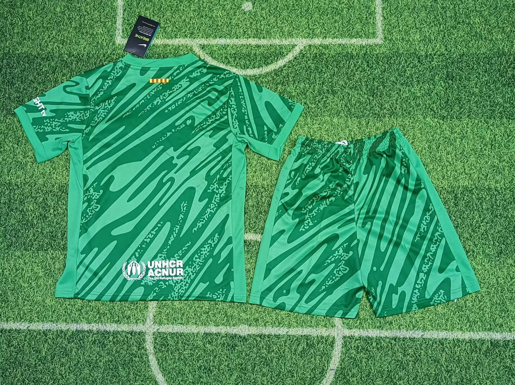 2024/2025 Kids Size Barcelona Green Goalkeeper Football Shirt 1:1 Thai Quality