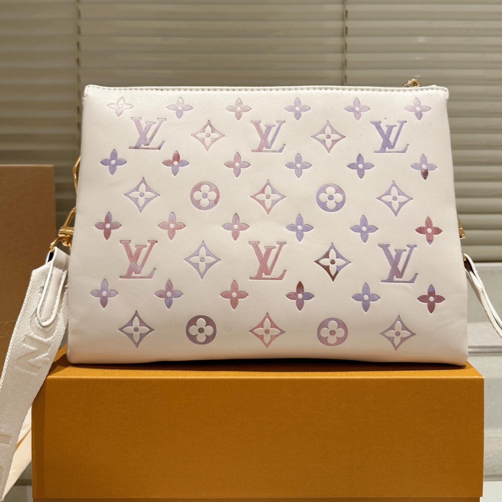 Louis Vuitton Coussin PM Dream Cream 10.2 Inches M25507