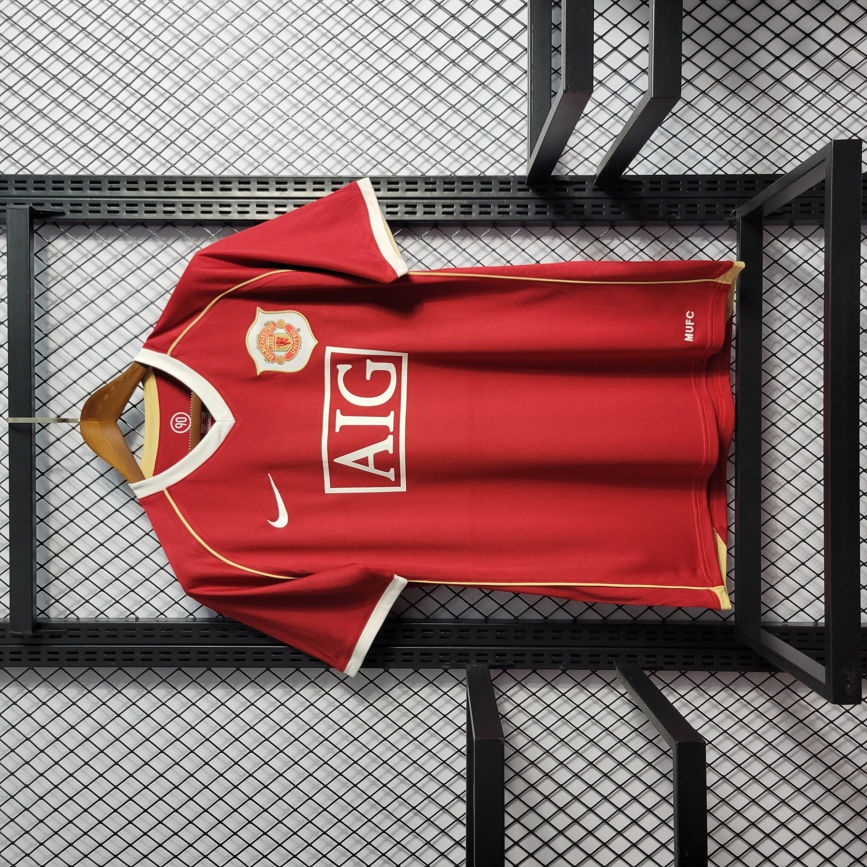 Retro Manchester United 06-07 Home Jersey