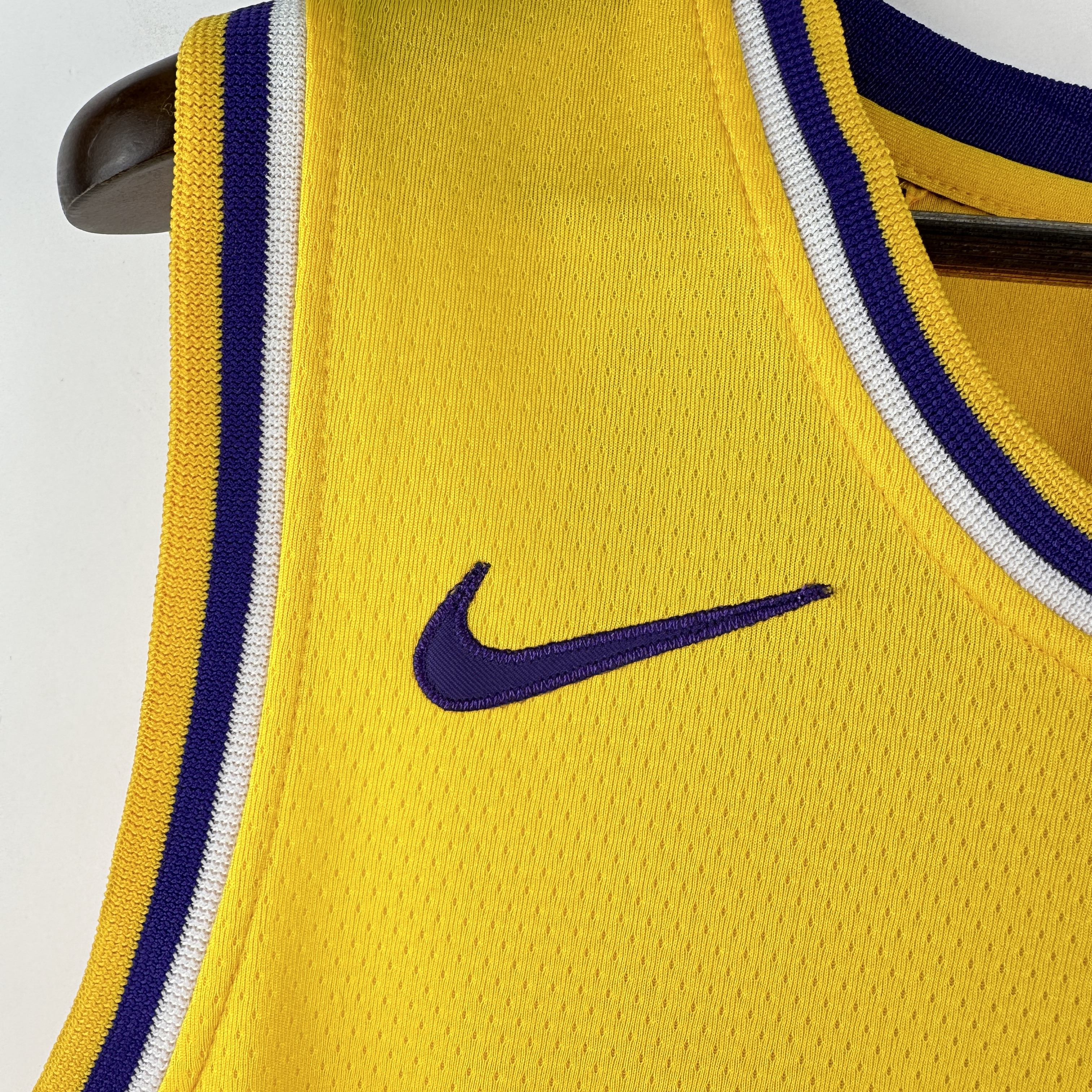 Embroidered Lakers Crew Neck Yellow No. 77 Doncic