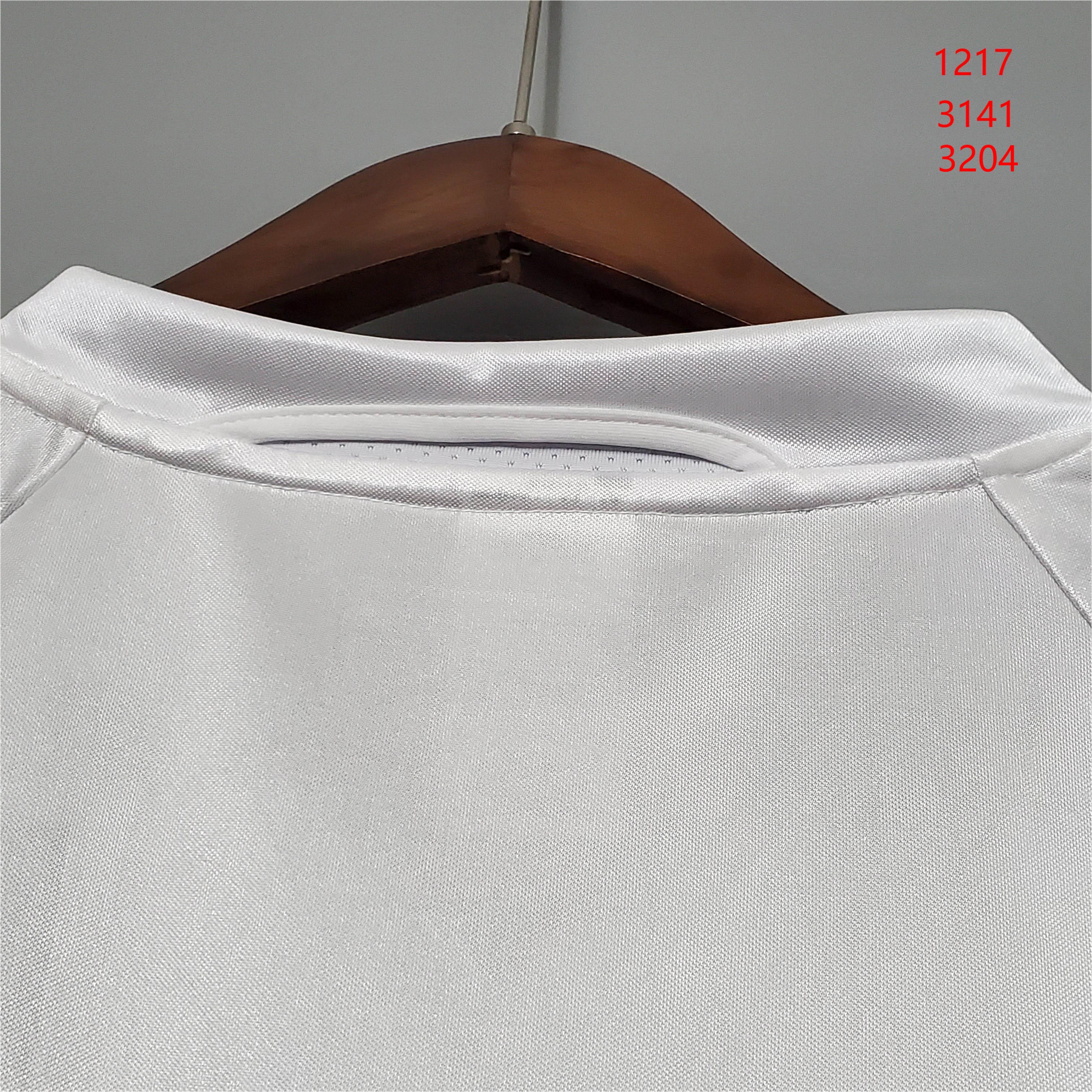 2004/2005 Retro Real Madrid Home - Fans Edition