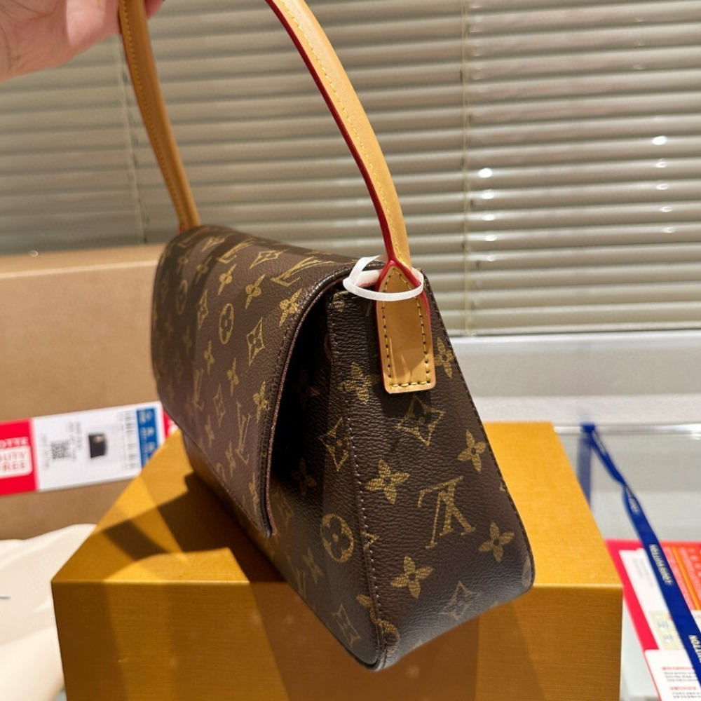 Louis Vuitton Looping Pm Monogram 11.8 Inches