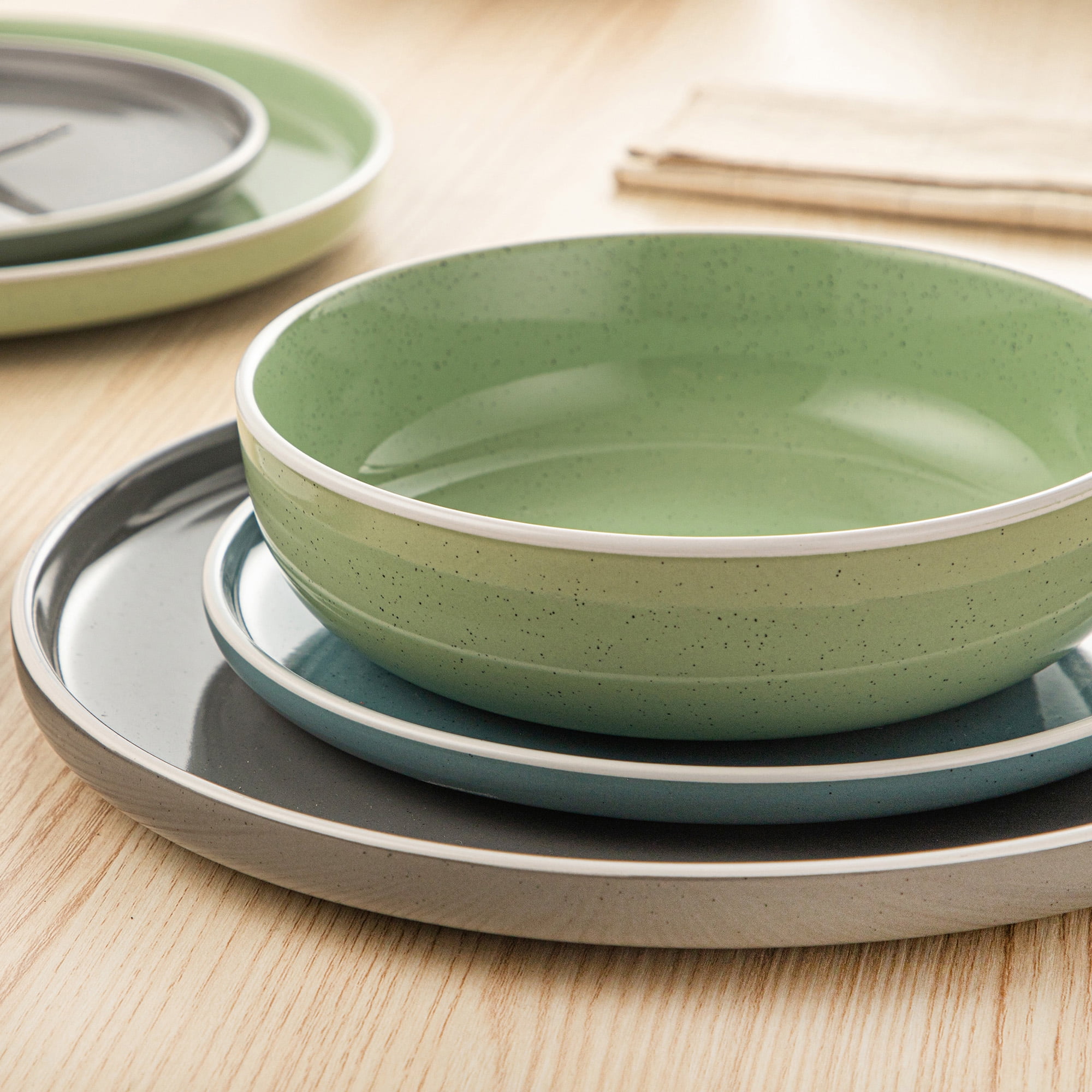 Vancasso, 32-Piece Stoneware Dinnerware Sets, Light Grey Dinner Set, Service for 8