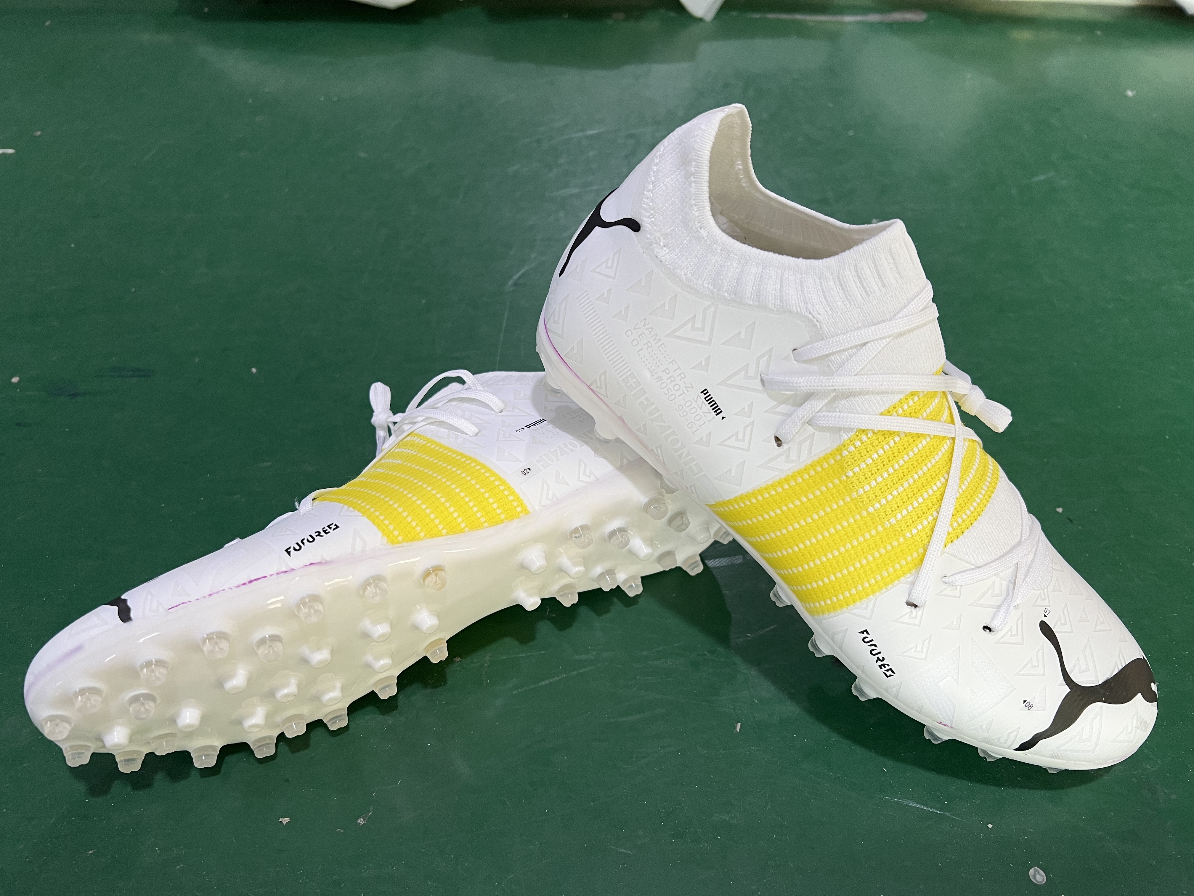 UTURE Z 1.2 MG short-spiked high-end grass football shoes for men