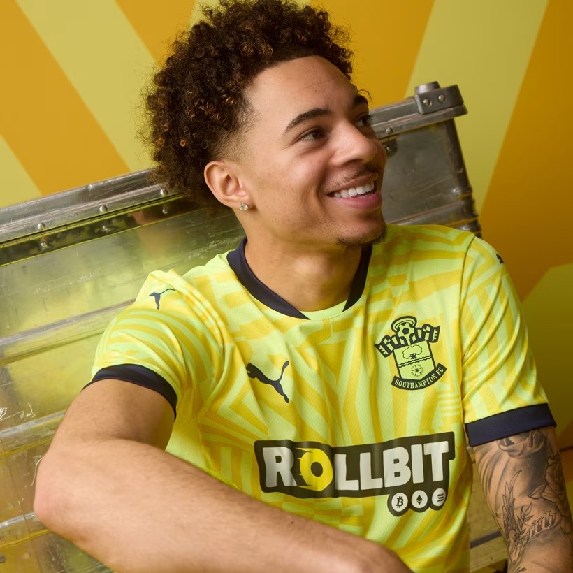 Southampton 2024-25 Away Kit