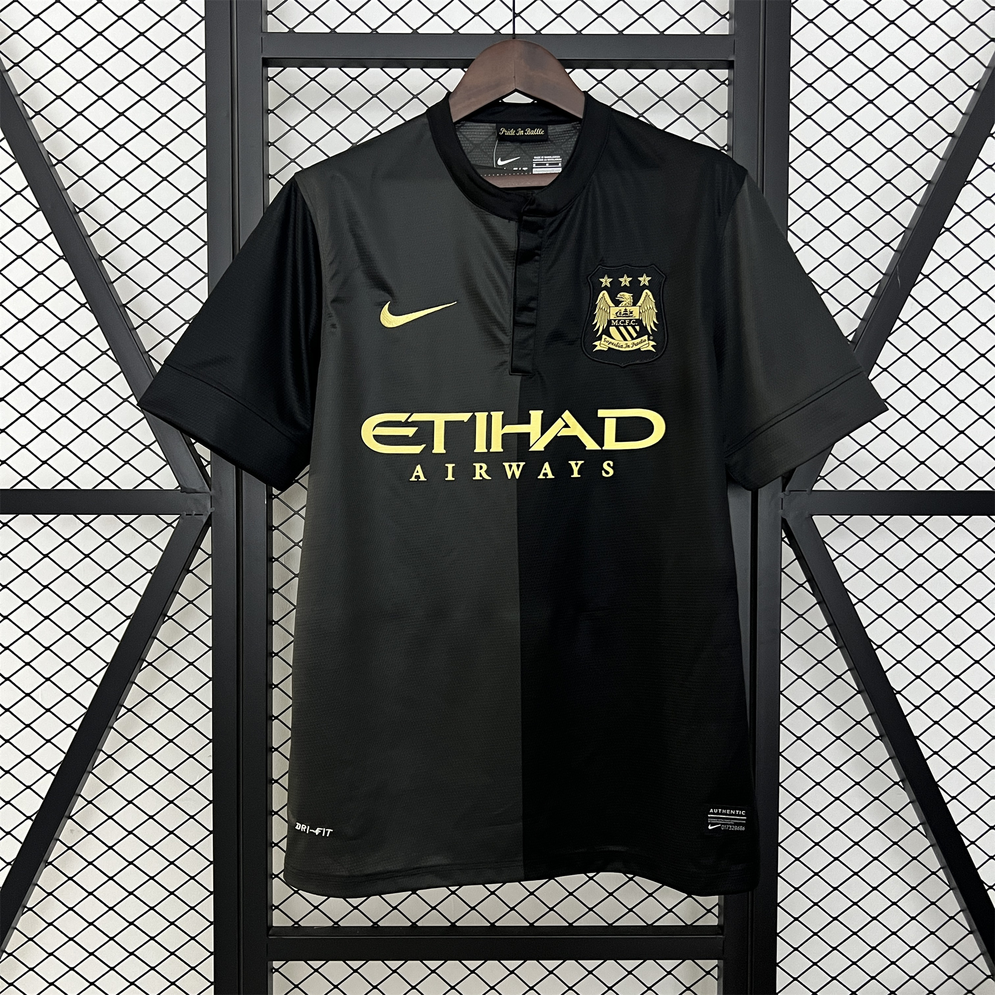 Retro Manchester City 2013-14 Away Jersey