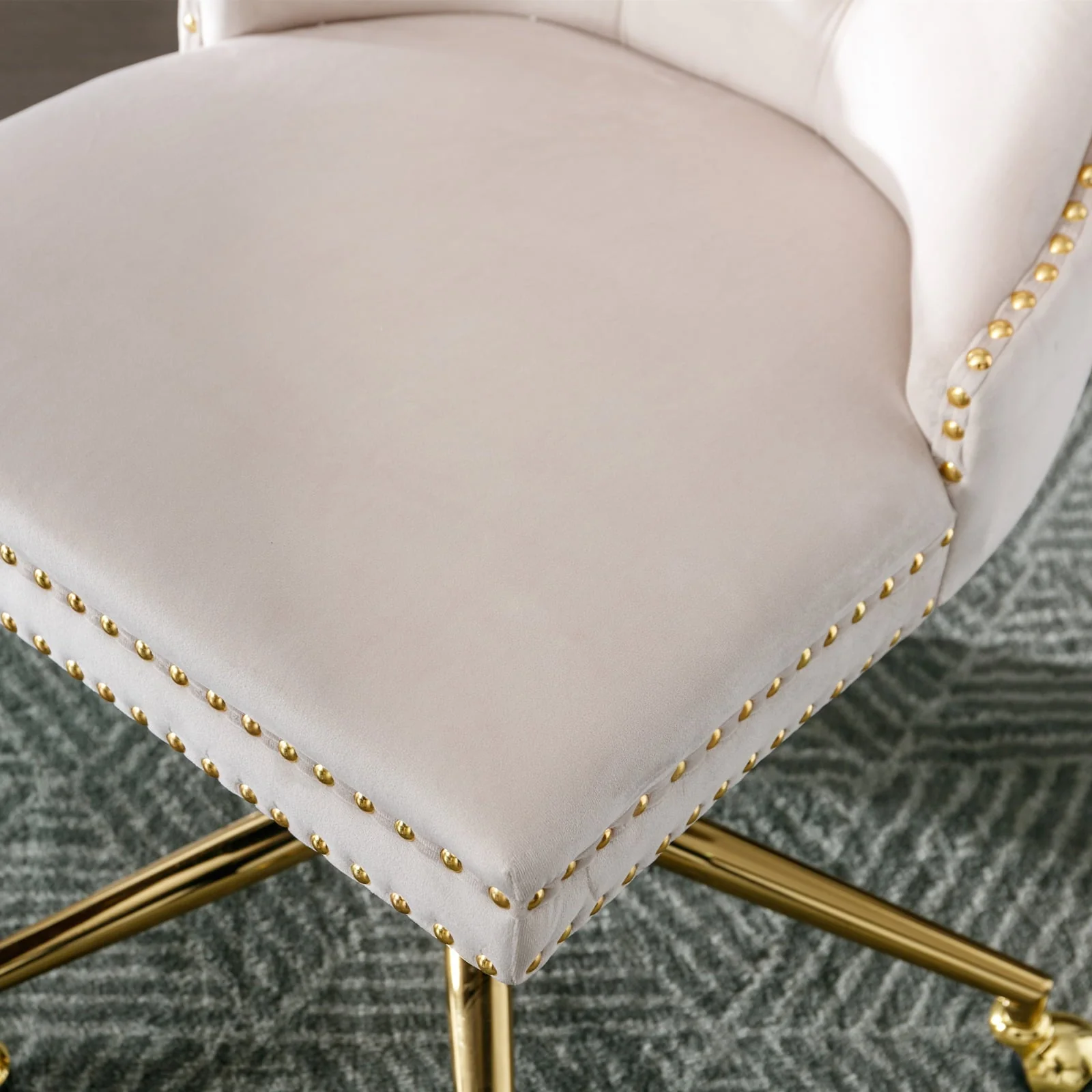 BTMWAY Office Chair, Velvet Upholstered Tufted Button Home Office Chair with Golden Metal Base, Adjustable Height, Swivel Ergonomic Task Chair, Luxury Desk Chair Computer Chair, Beige