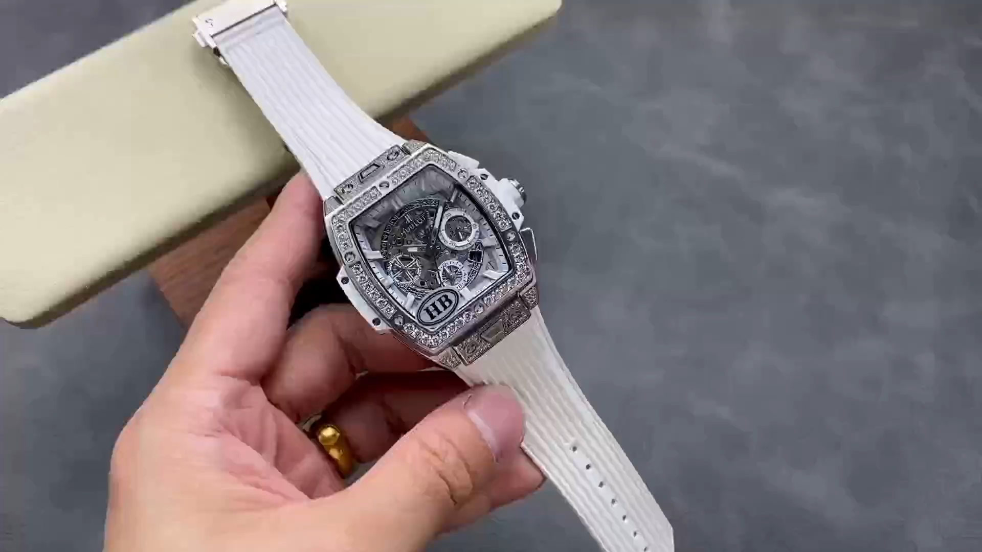 【Super Clone】Hublot Spirit of Big Bang Titanium 642.NE.2010.RW.1604