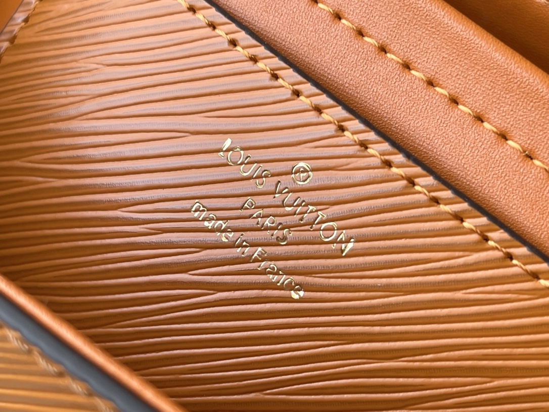 LV Twist MM M21555