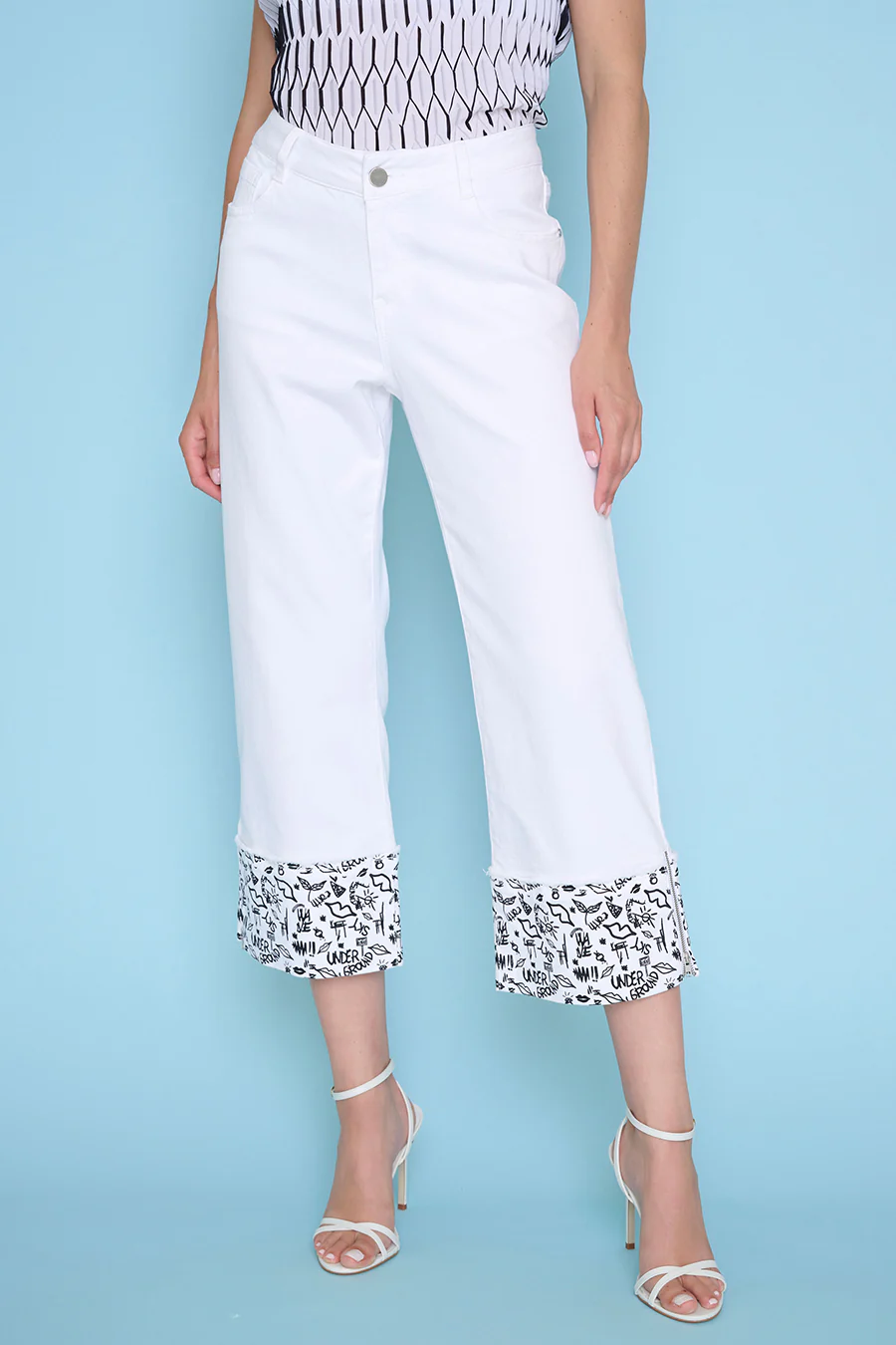 Zip-Trim Cropped Cuffed Jeans