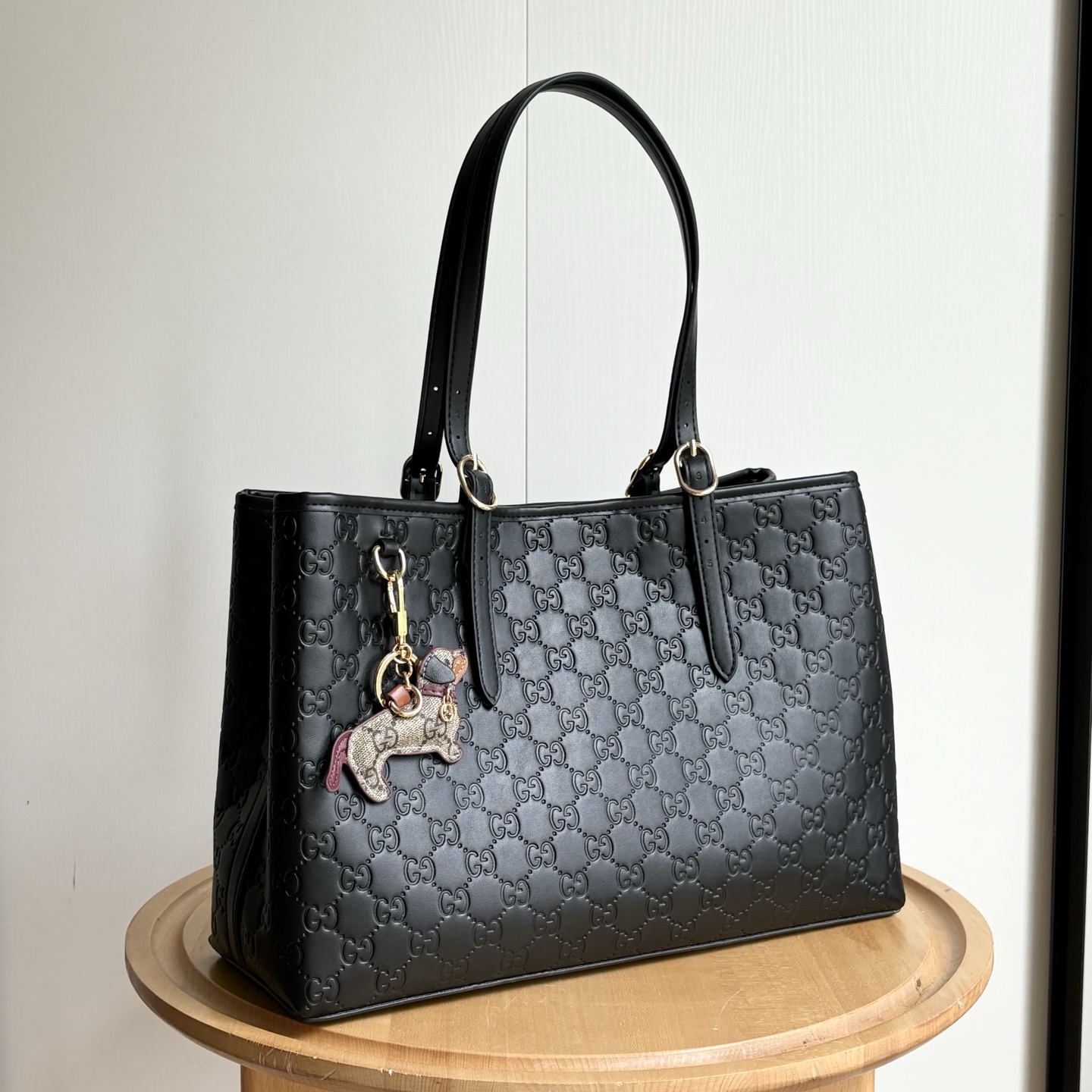 Gucci Signature Large Tote