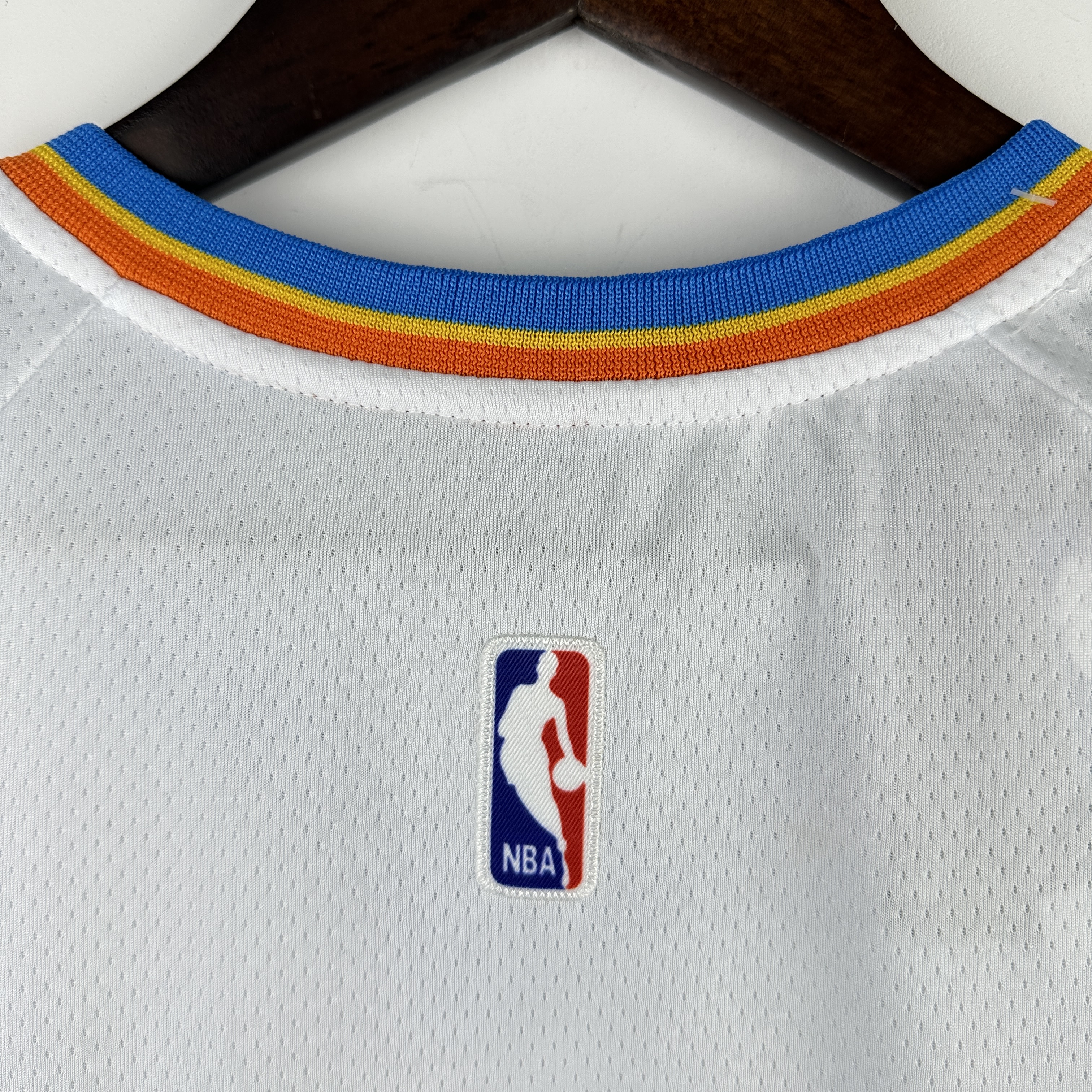 Embroidery Thunder White No. 2 Alexander