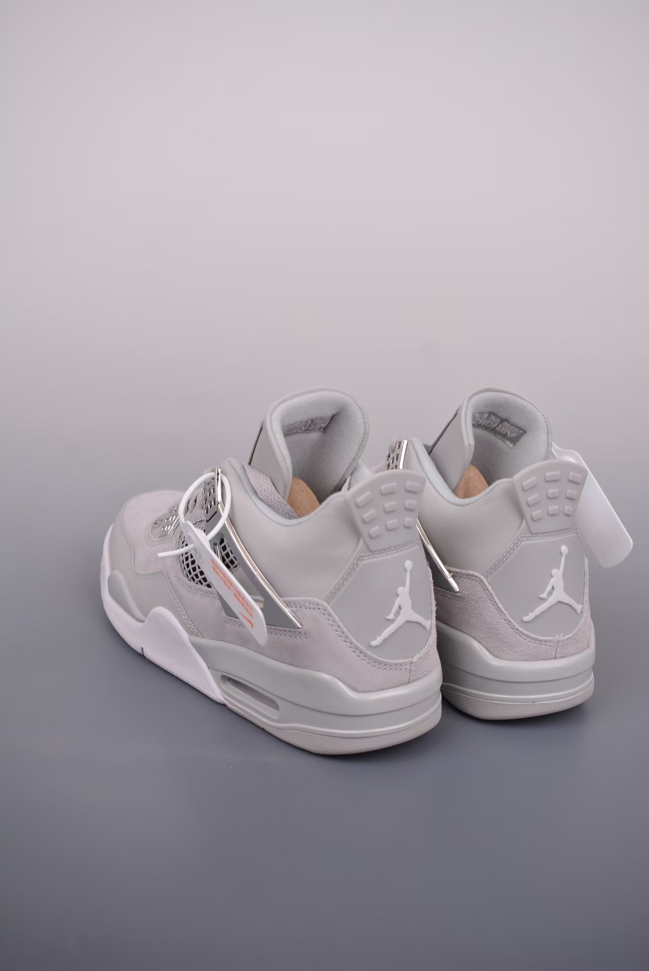 Air Jordan 4 Frozen Moments