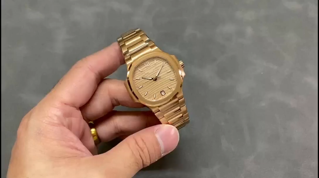 【Super Clone】Replica Patek Philippe Nautilus 7118 1R 010 40mm Mens Watch