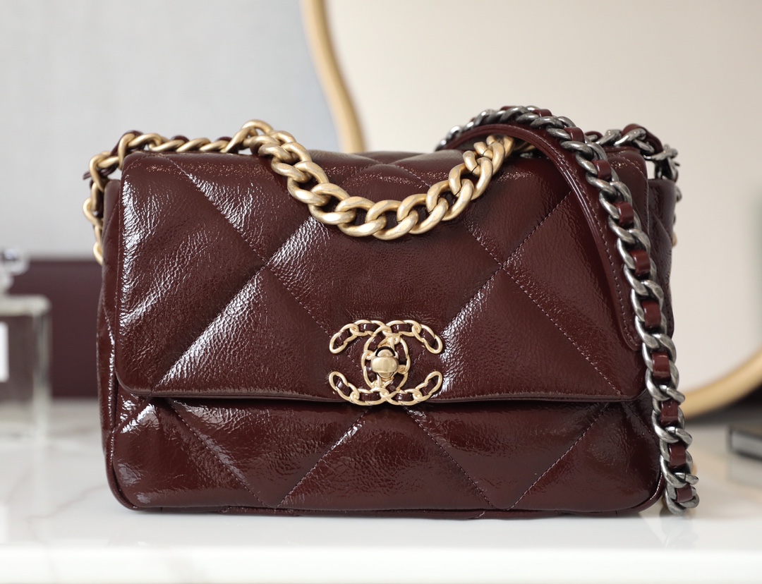 [15A] Chanel 19 Flap Bag