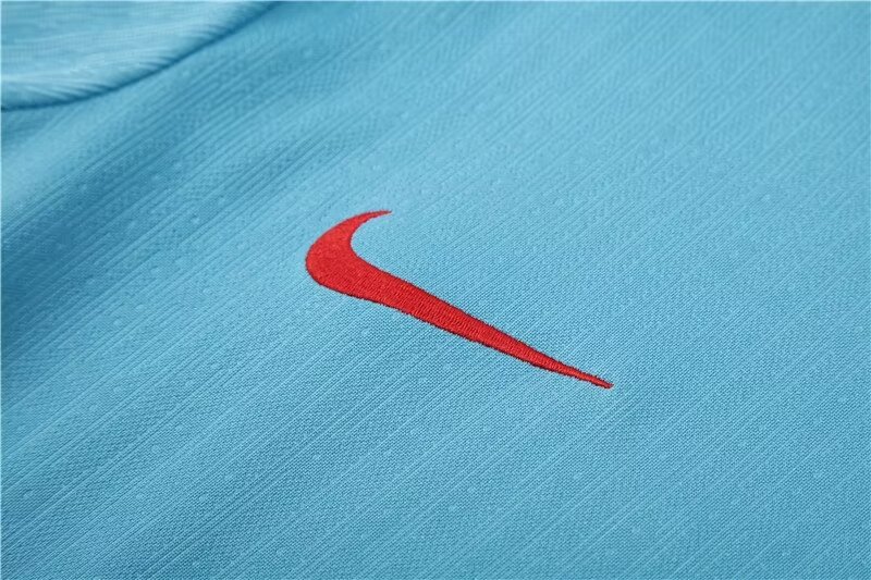 2024/25 Atletico Madrid light blue half-pull training jersey 1:1 Thai quality set