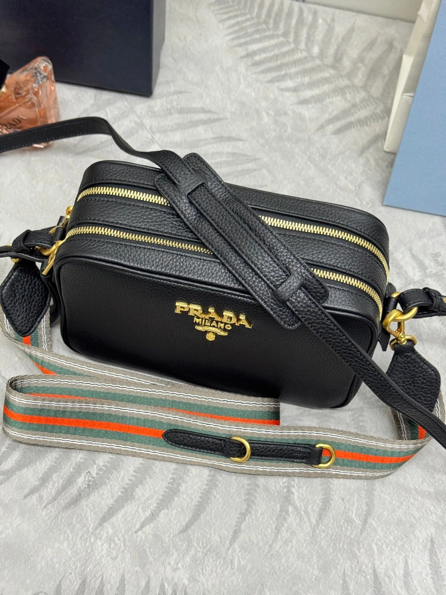 Double-compartment camera bag