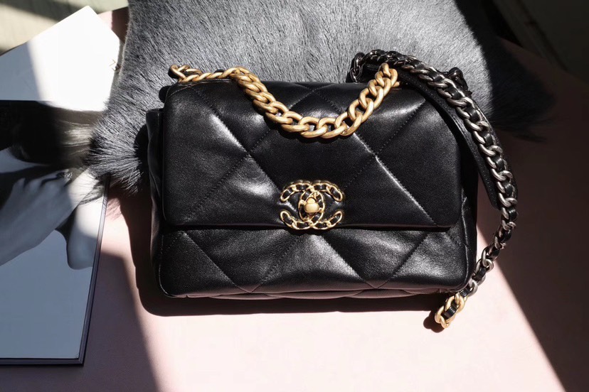 [15A] Chanel 19 Flap Bag