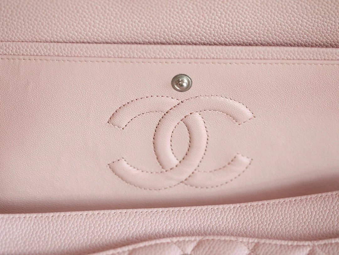 Maxi Classic Handbag Grained Calfskin