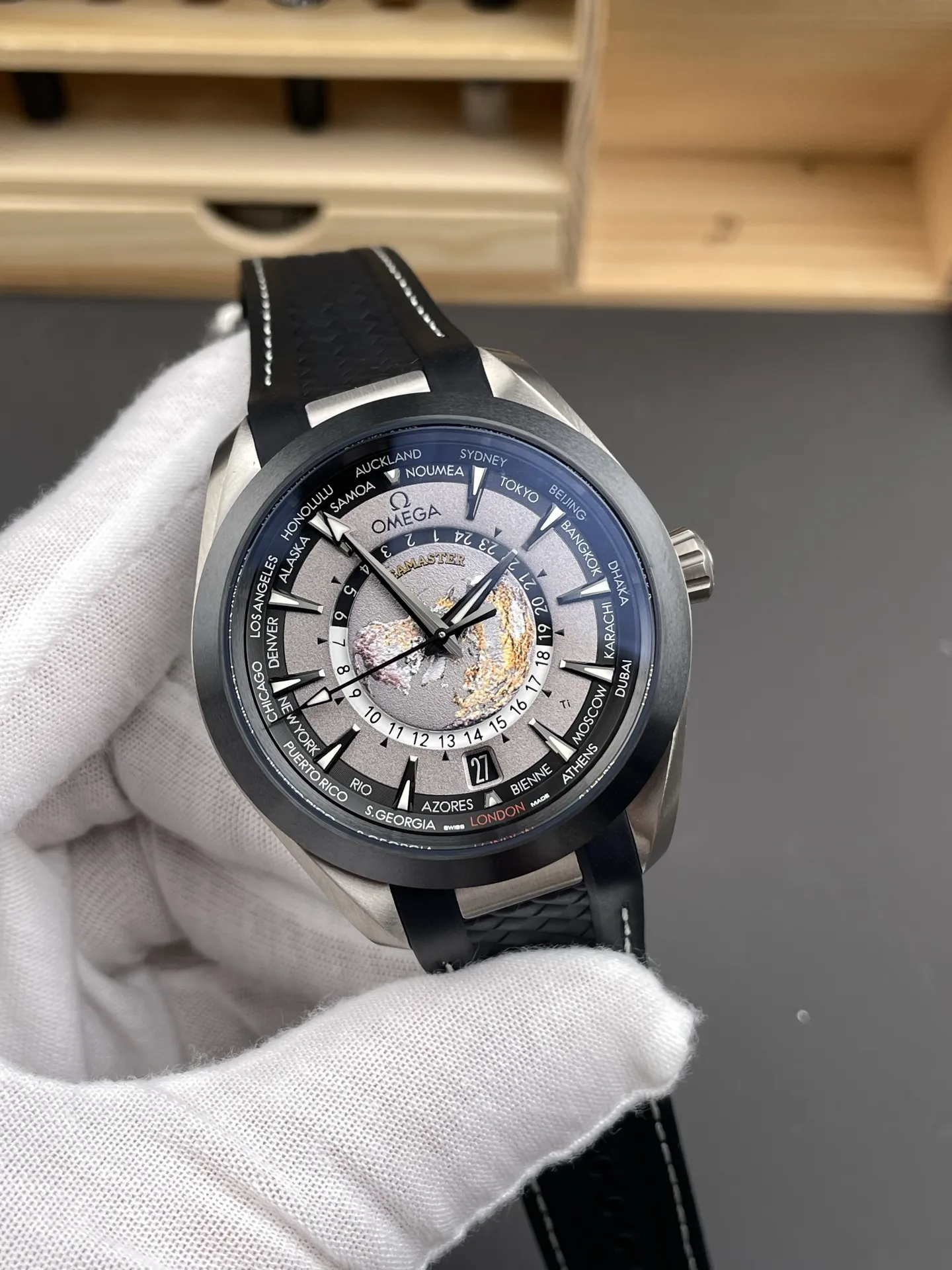 Omega Seamaster Titanium 43mm