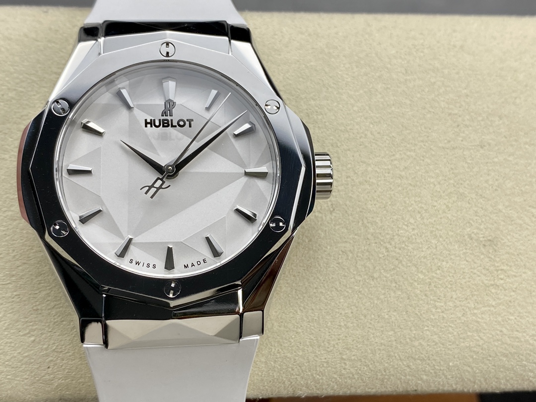 【Super Clone】Hublot Classic Fusion 550.NS.2200.RW.ORL20 40 mm