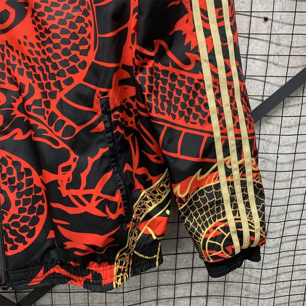 2024/2025 Real Madrid Reversible Windbreaker Red-Black Soccer Jersey 1:1 Thai Quality