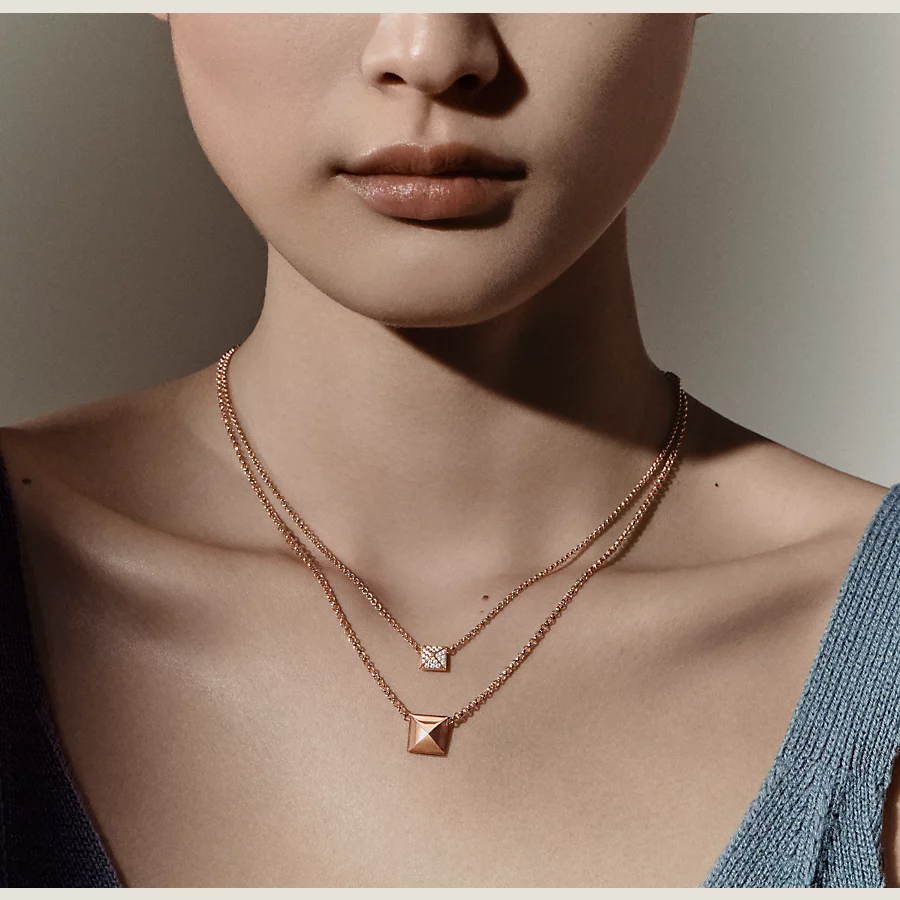 Clou d’H pendant