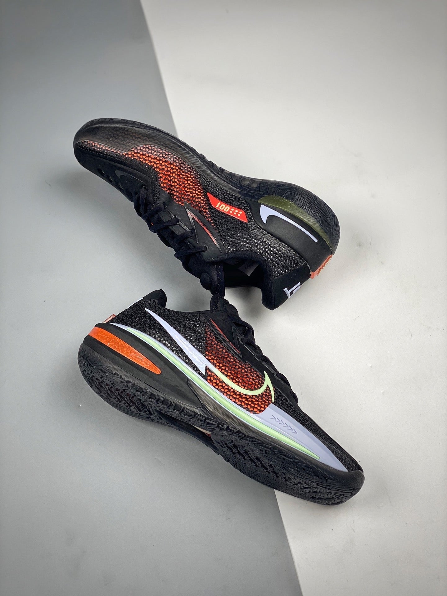 GT CUT Black Hyper Crimson