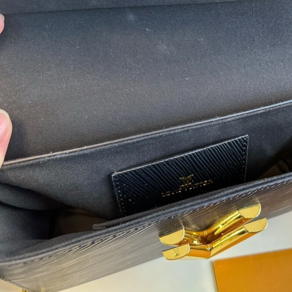 Louis Vuitton Twist West MM Black 9.3 Inches M24549