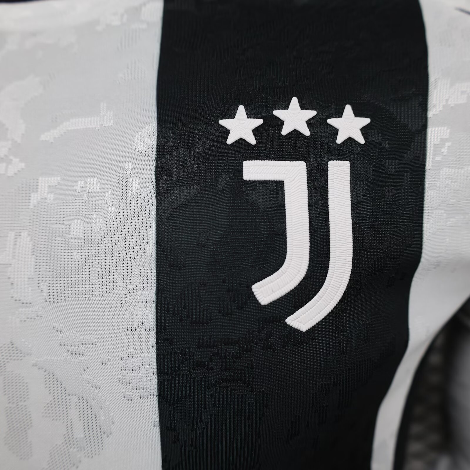 2024/25 Juventus Home Long Sleeve Shirt - Player Version