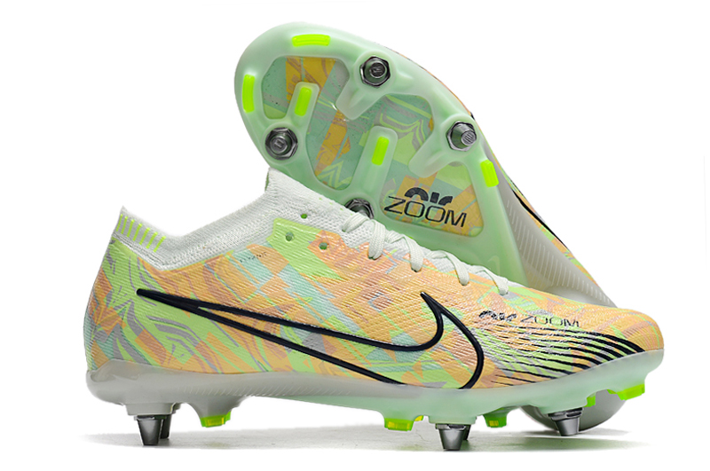 SG nail Assassin 15th generation low-top waterproof knitted SG football shoes