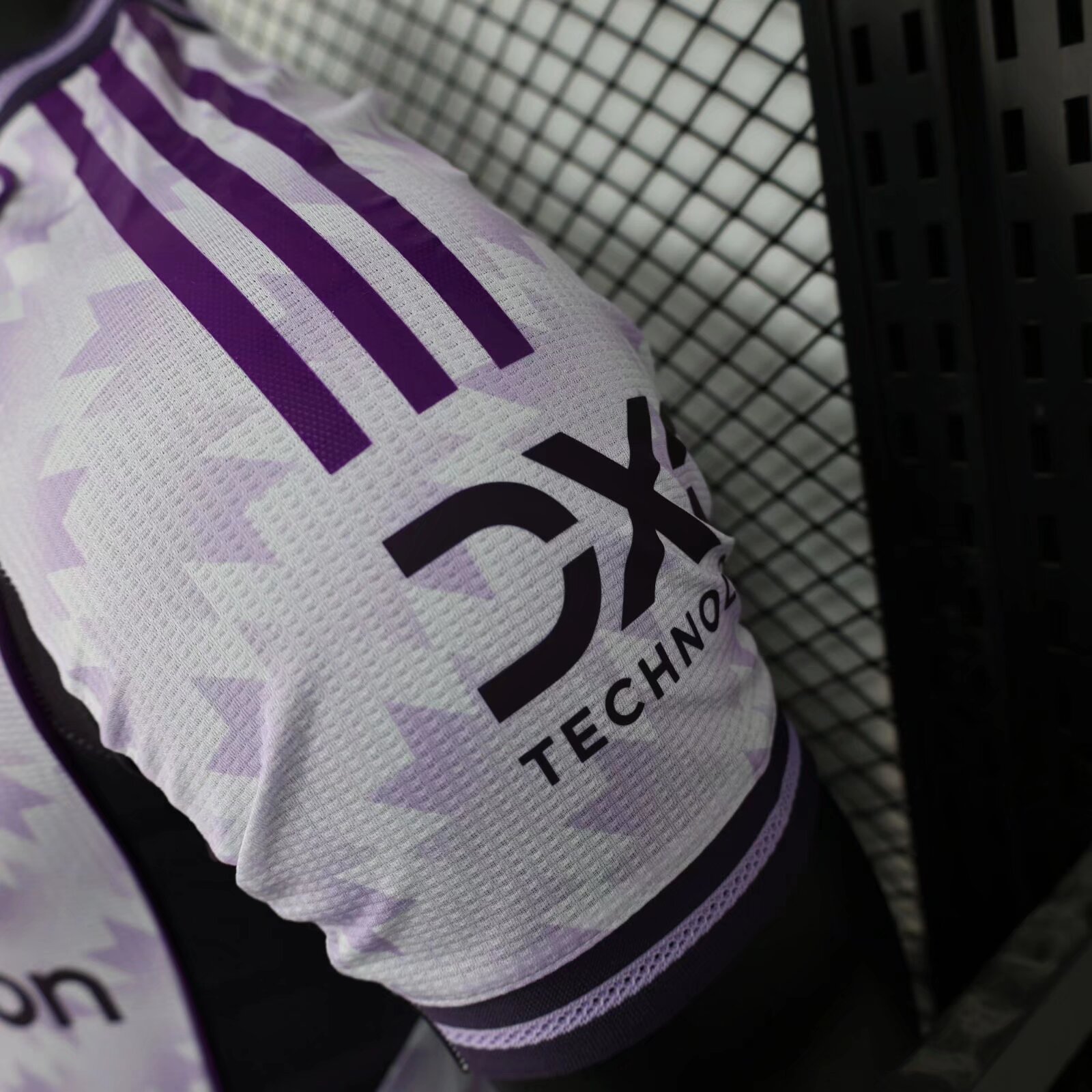 2025/2026 Player Version Manchester United Special Edition Light Purple Football Shirt 1:1 Thai Quality