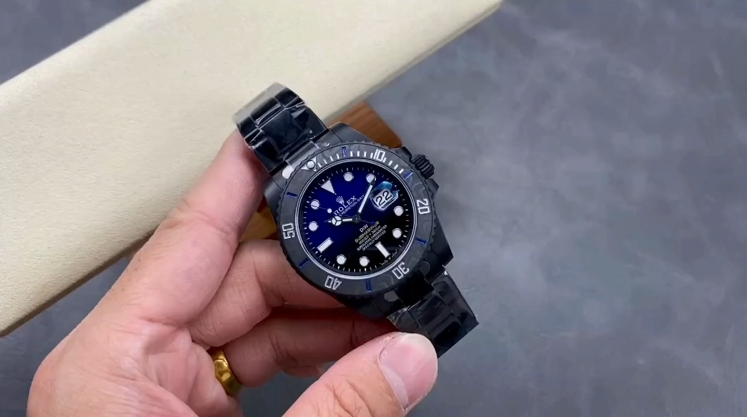 【Super Clone】Rolex Submariner Diw 116610 PVD-DLC Stainless Steel Carbon Fiber Bezel Blue Dial