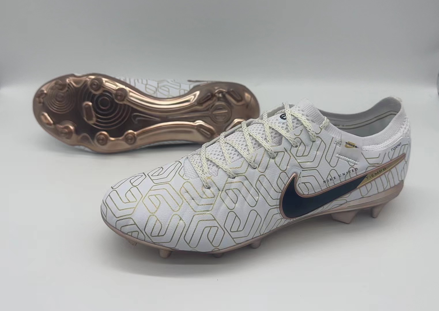 Tiempo Legend 10 Elite FG Football Shoes